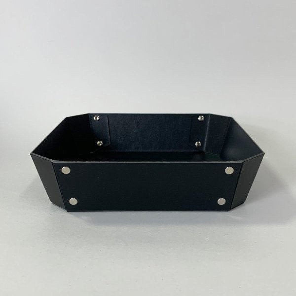 8_TRAY M