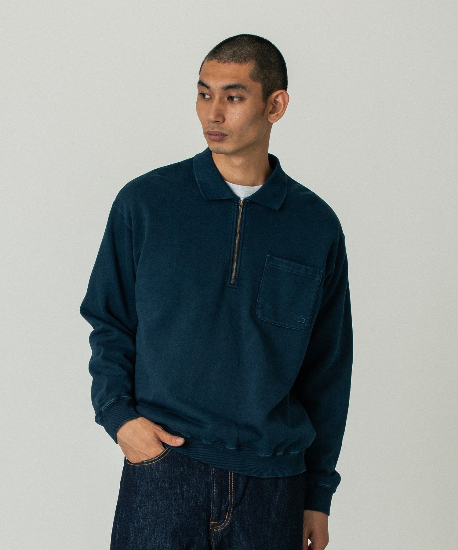 HALF ZIP SWEATSHIRT