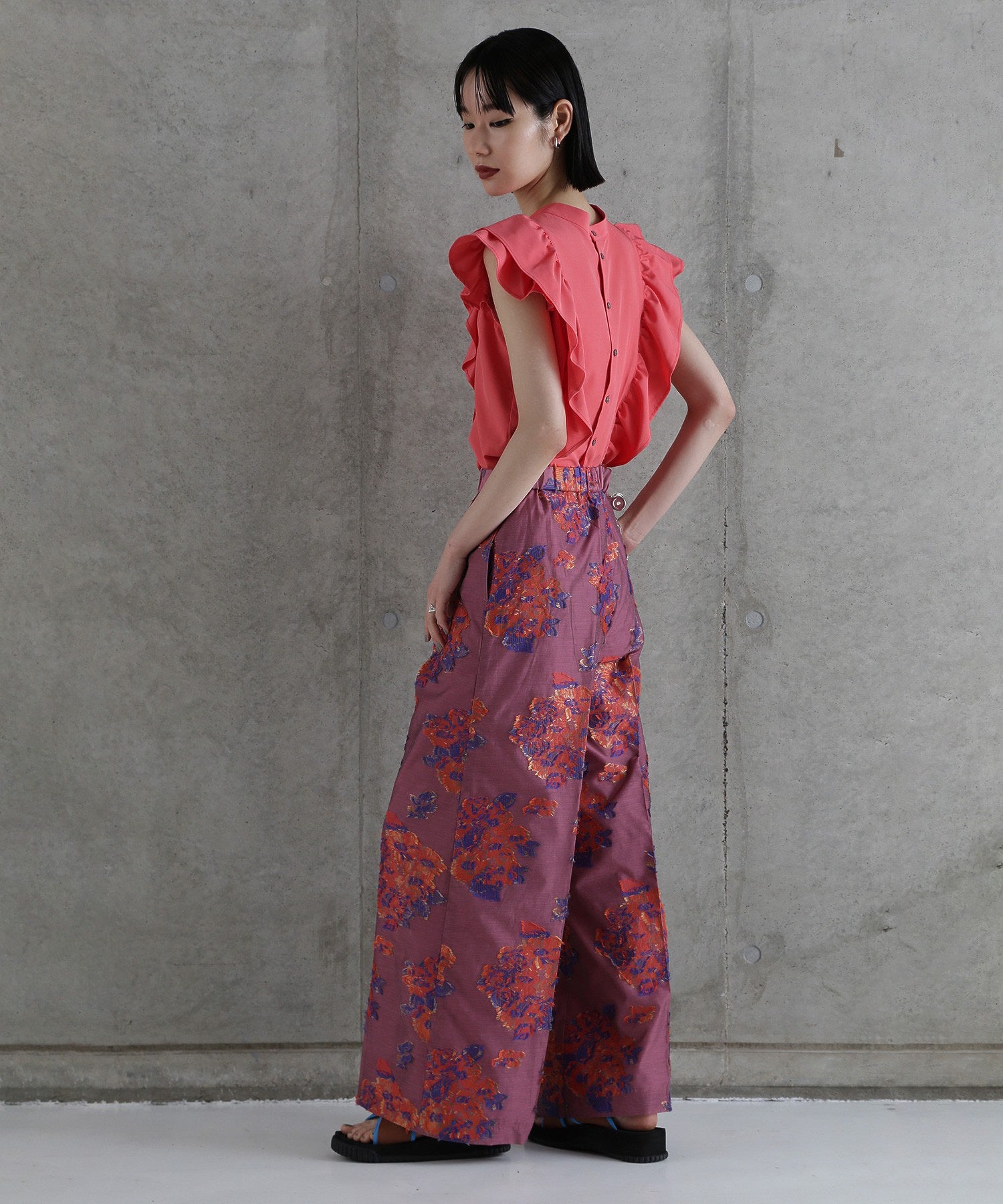 【WEB・一部店舗限定】2WAYフリルブラウス