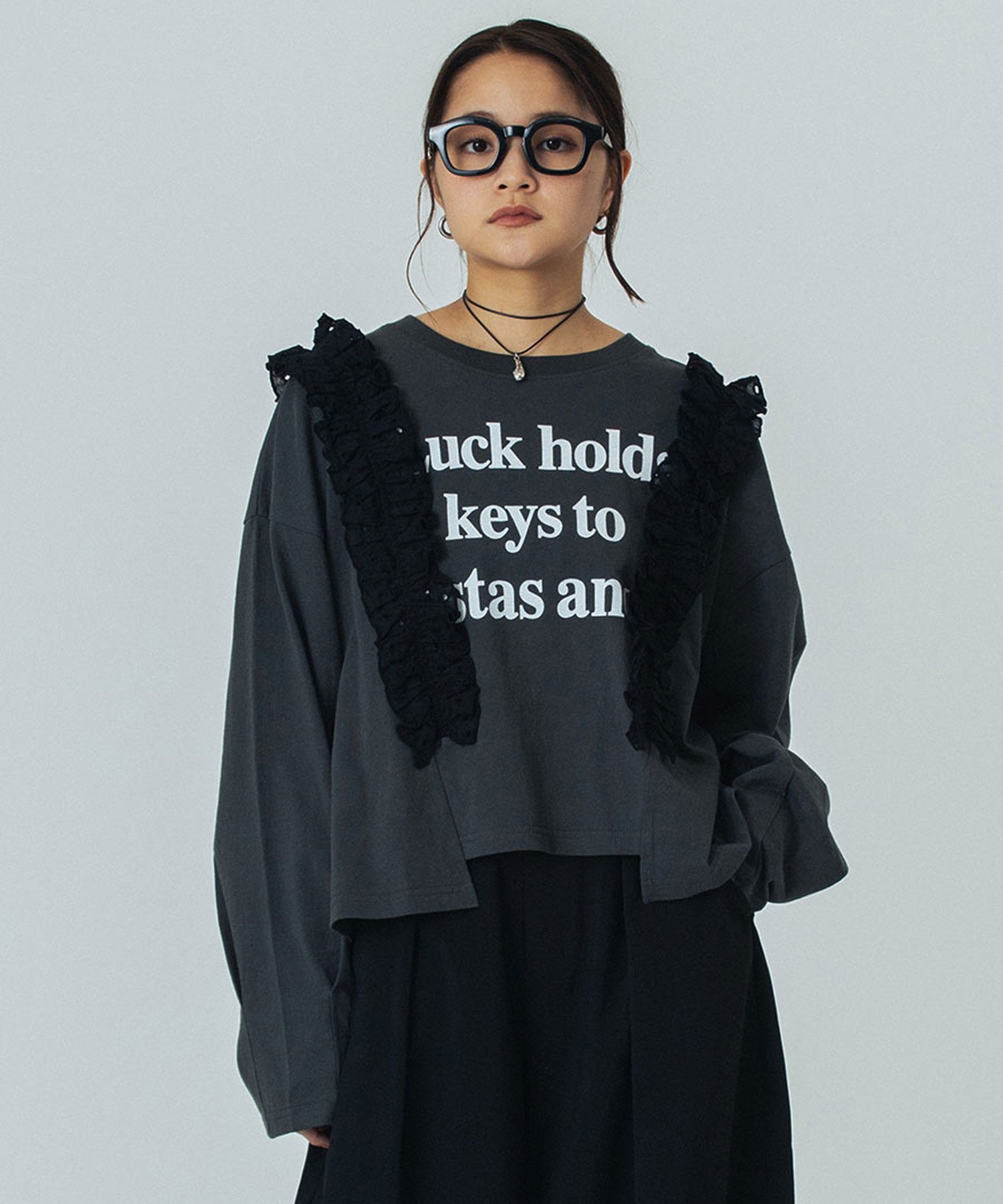 LACE ACCENT L/S TOP