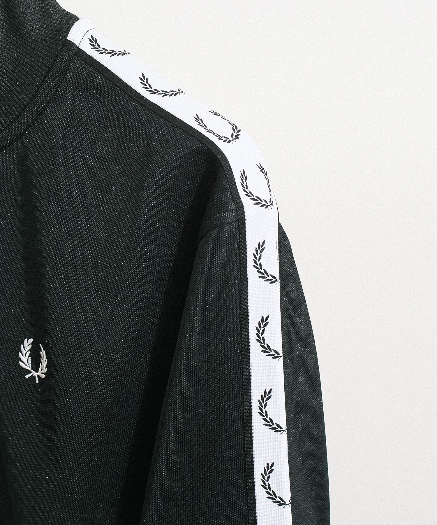 FRED PERRY/CROPPED TAPED TRACK JACKET