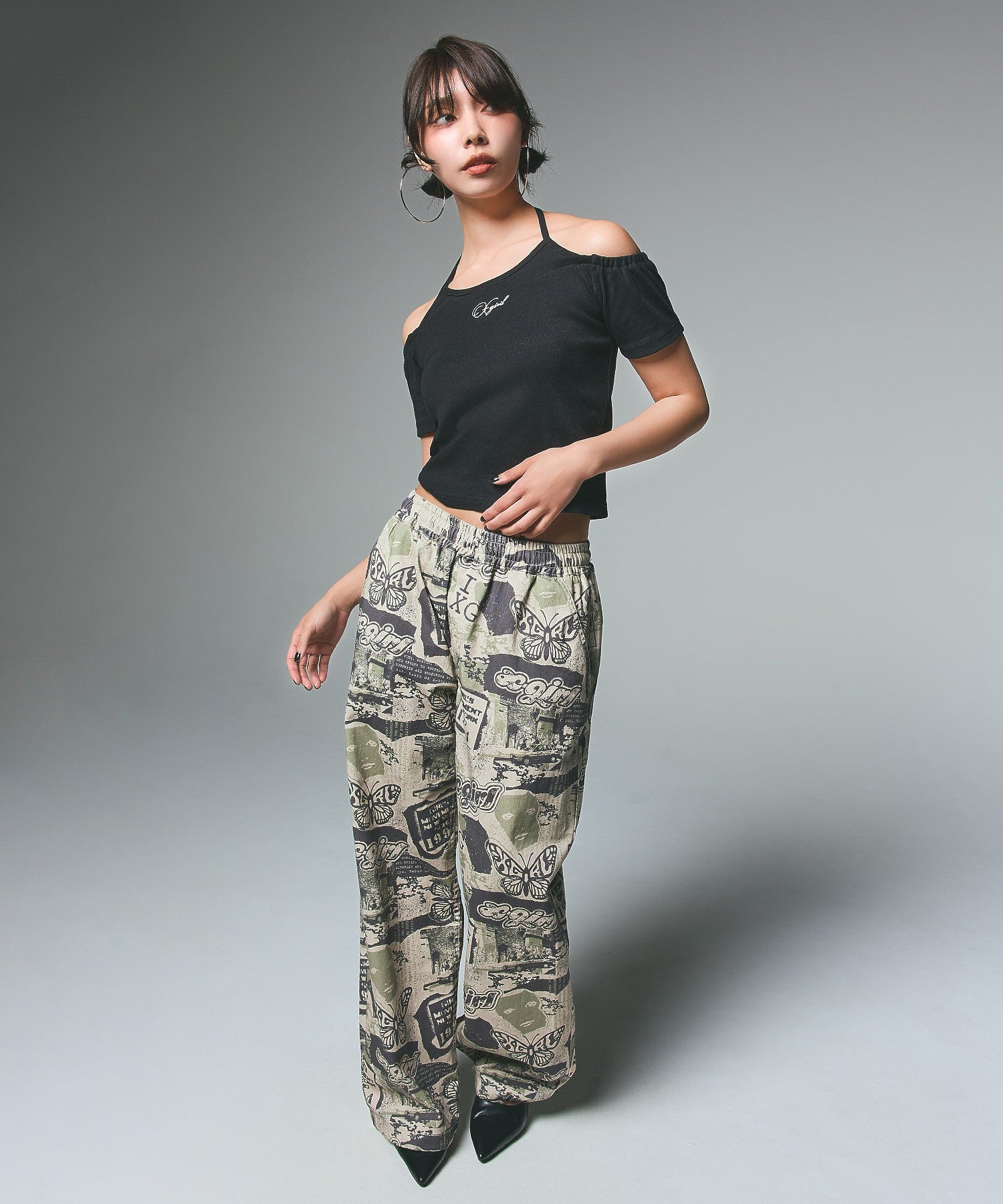 LAYERED STYLE HALTERNECK TOP