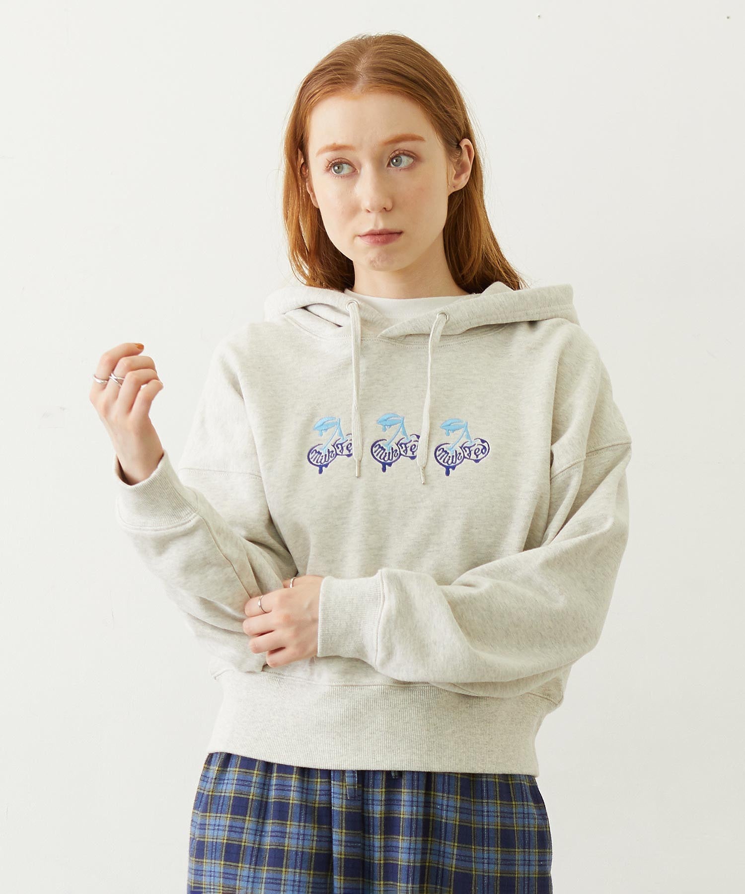 MELTY CHERRY SHORT SWEAT HOODIE