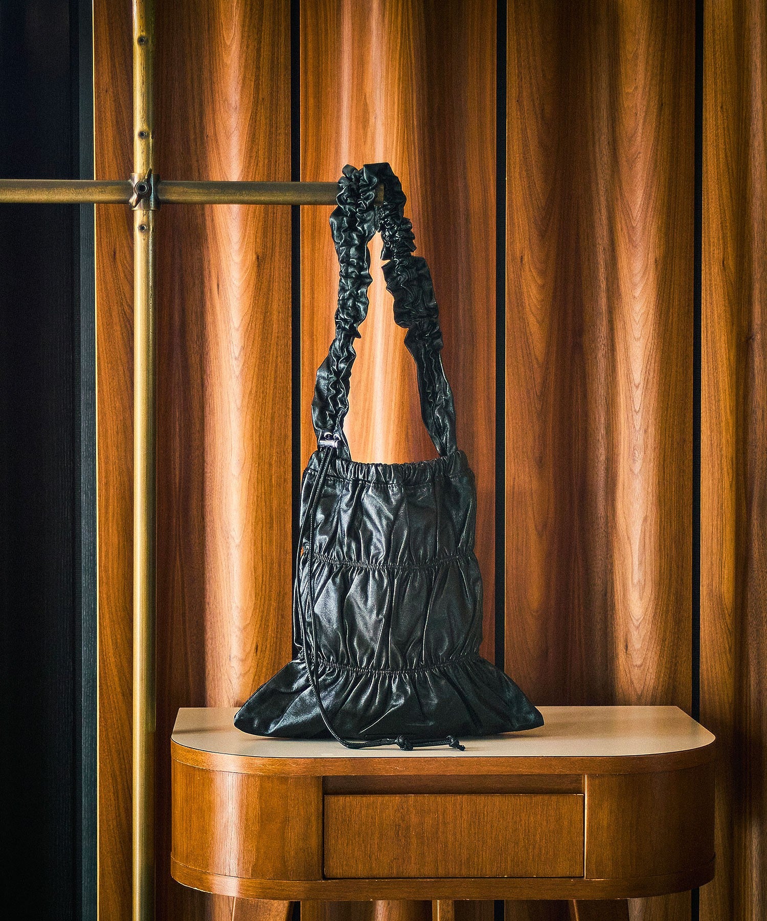 CONTROL FREAK/PADDED TOTE