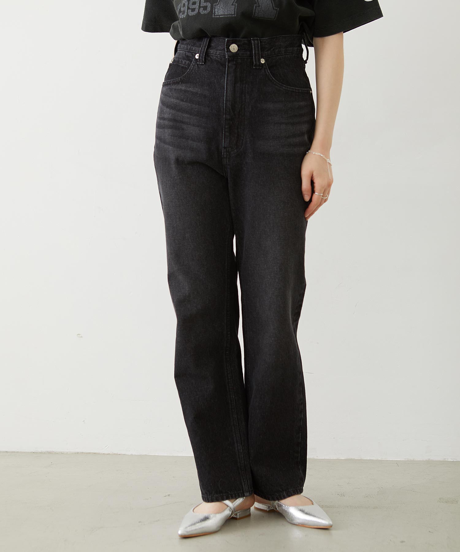 STRAIGHT DENIM PANTS