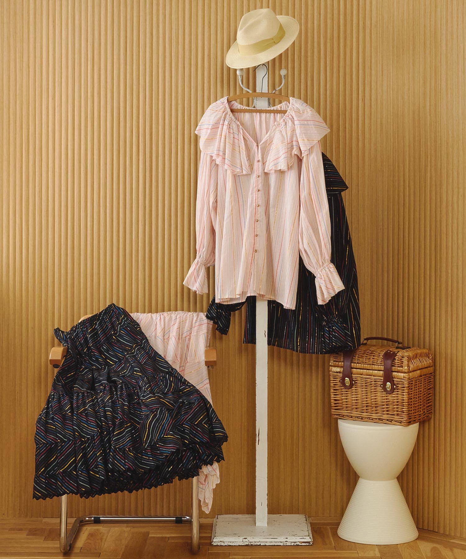mag.by c/STRIPE FRILL COLLAR BLOUSE