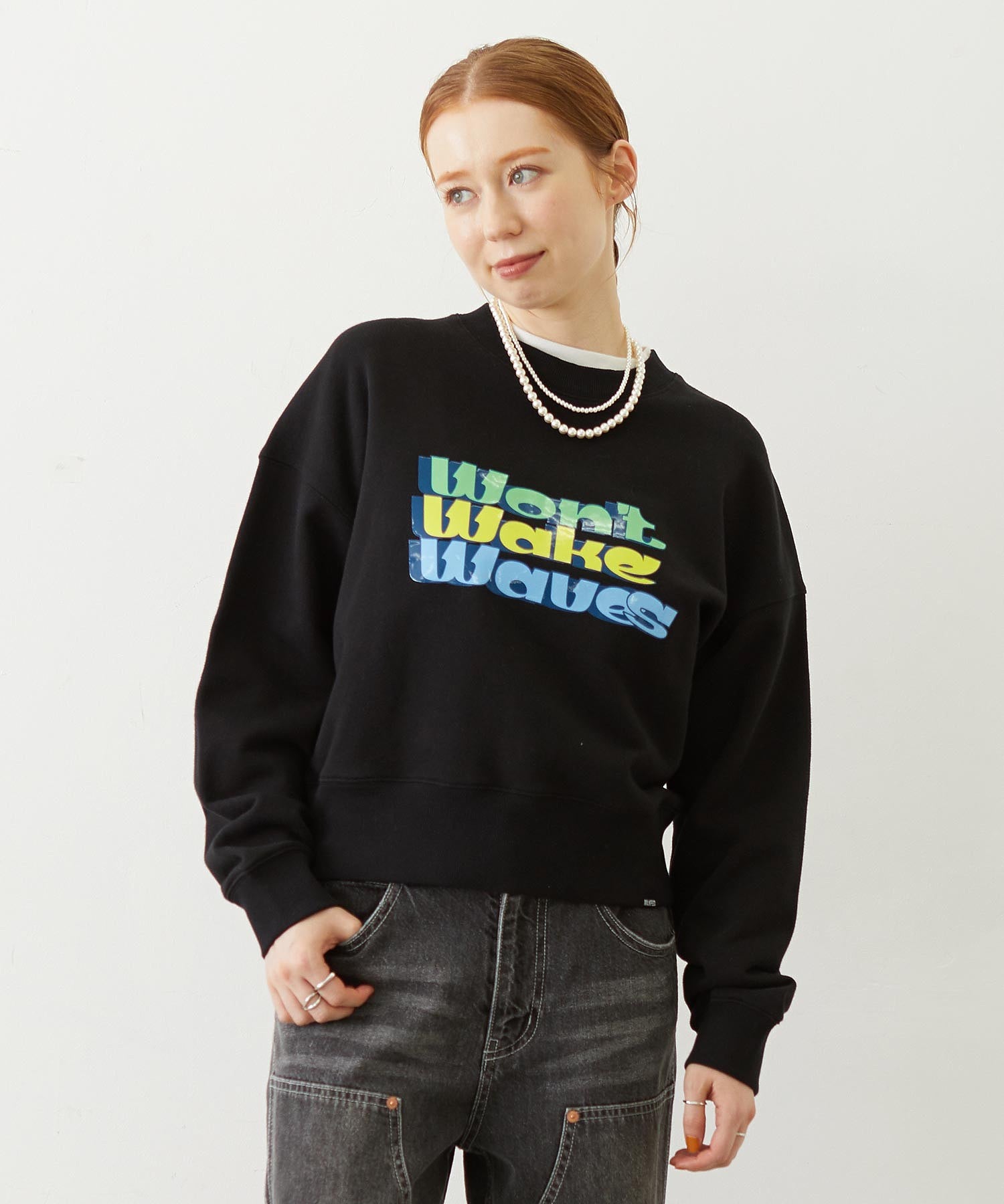 THREE-TIERED LOGO CLEAR PRINT SHORT CREW SWEAT