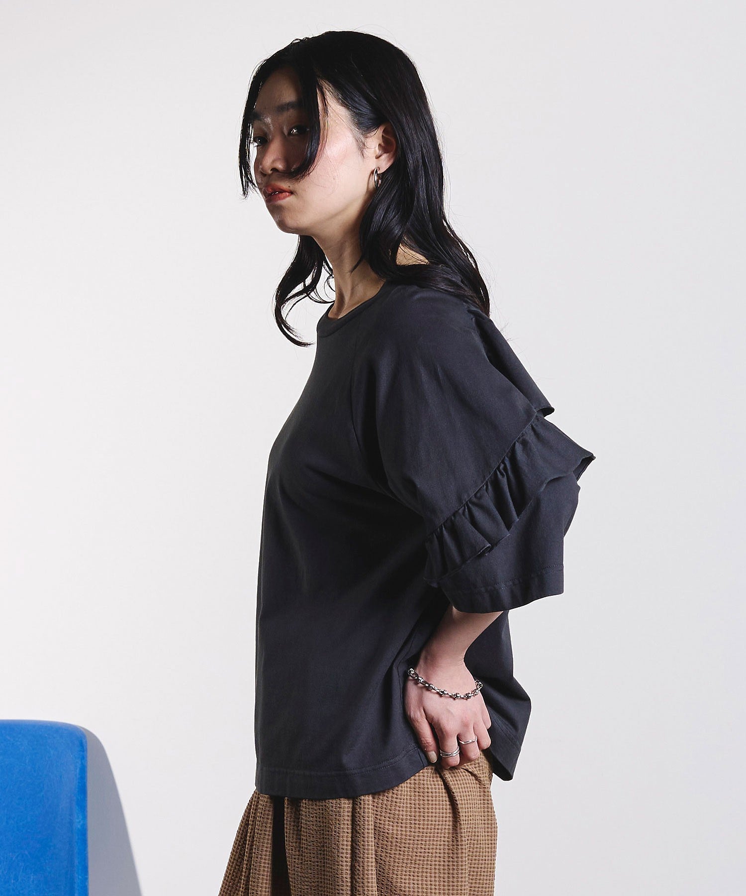 mici/BACK RAFFLE TEE