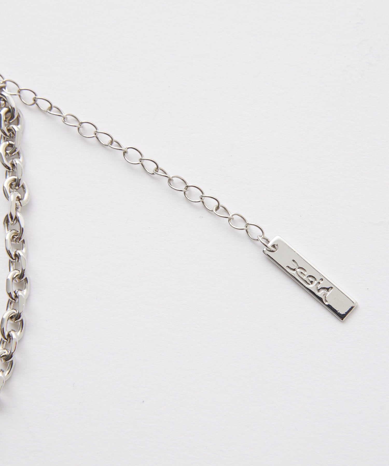 XG EMBLEM RHINESTONE NECKLACE