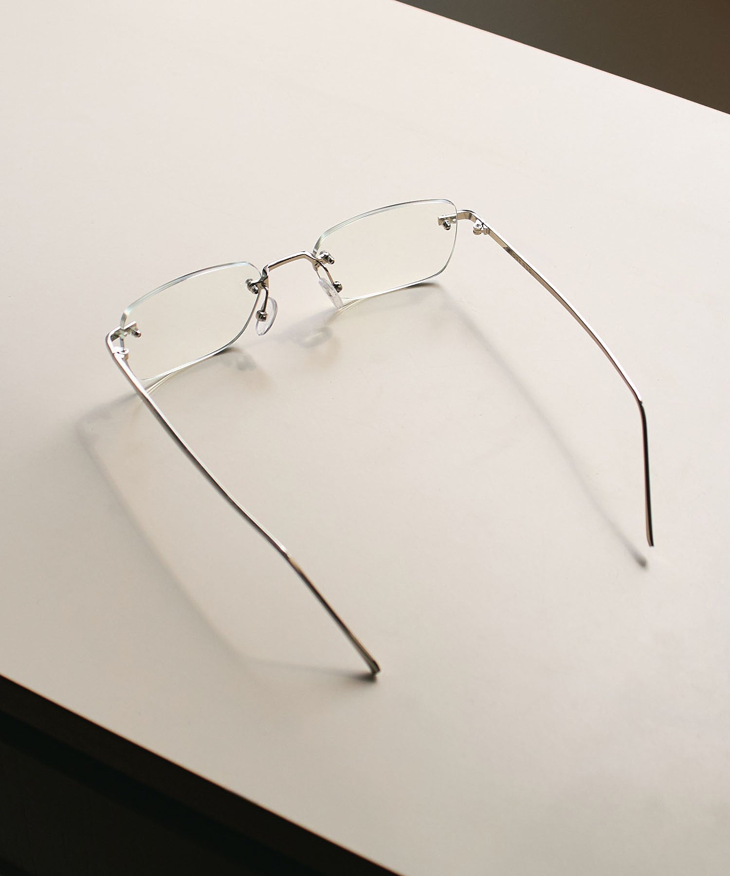 RIMLESS GLASSES