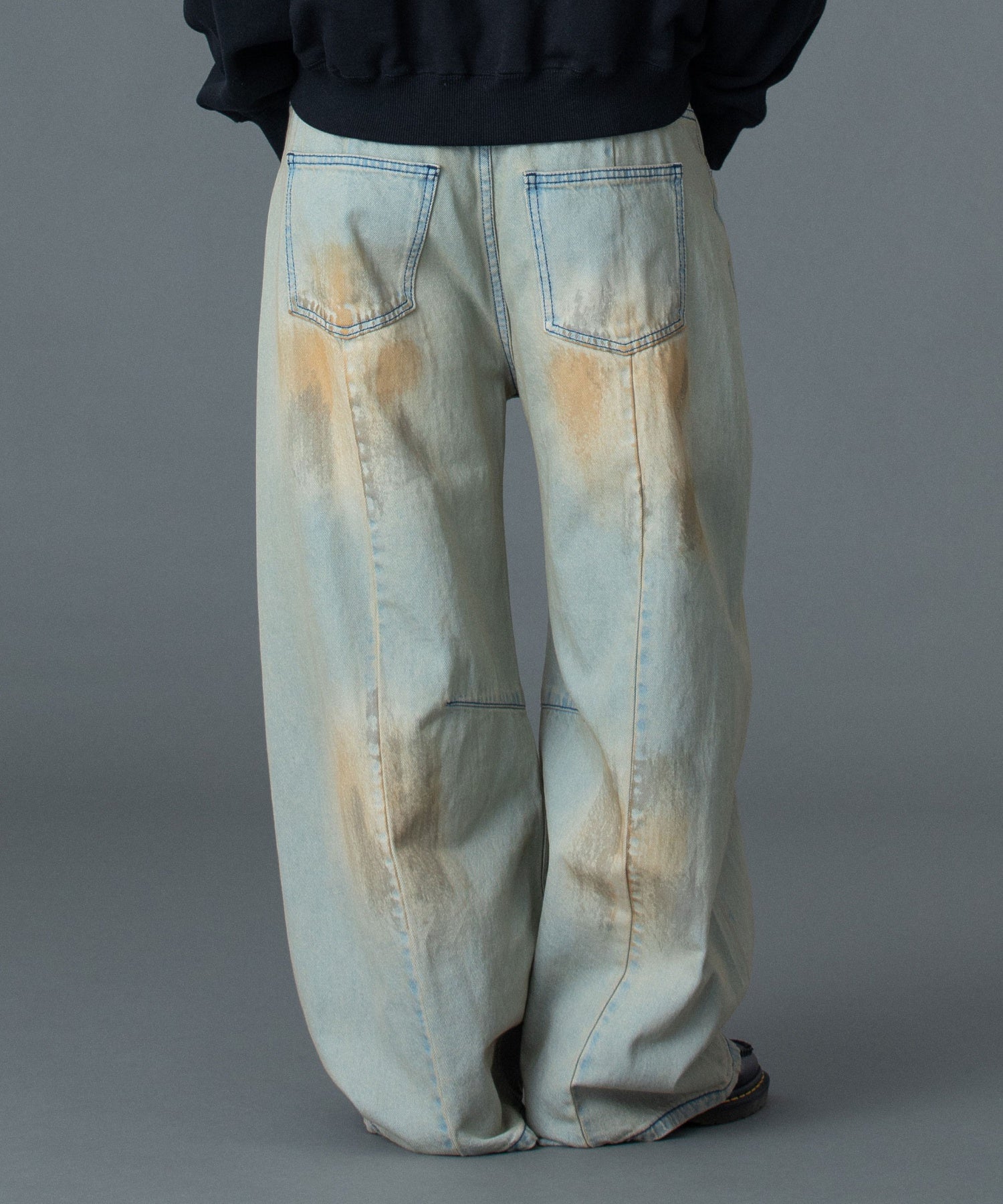 FADED FACE LABEL WIDE BAGGY DENIM PANTS