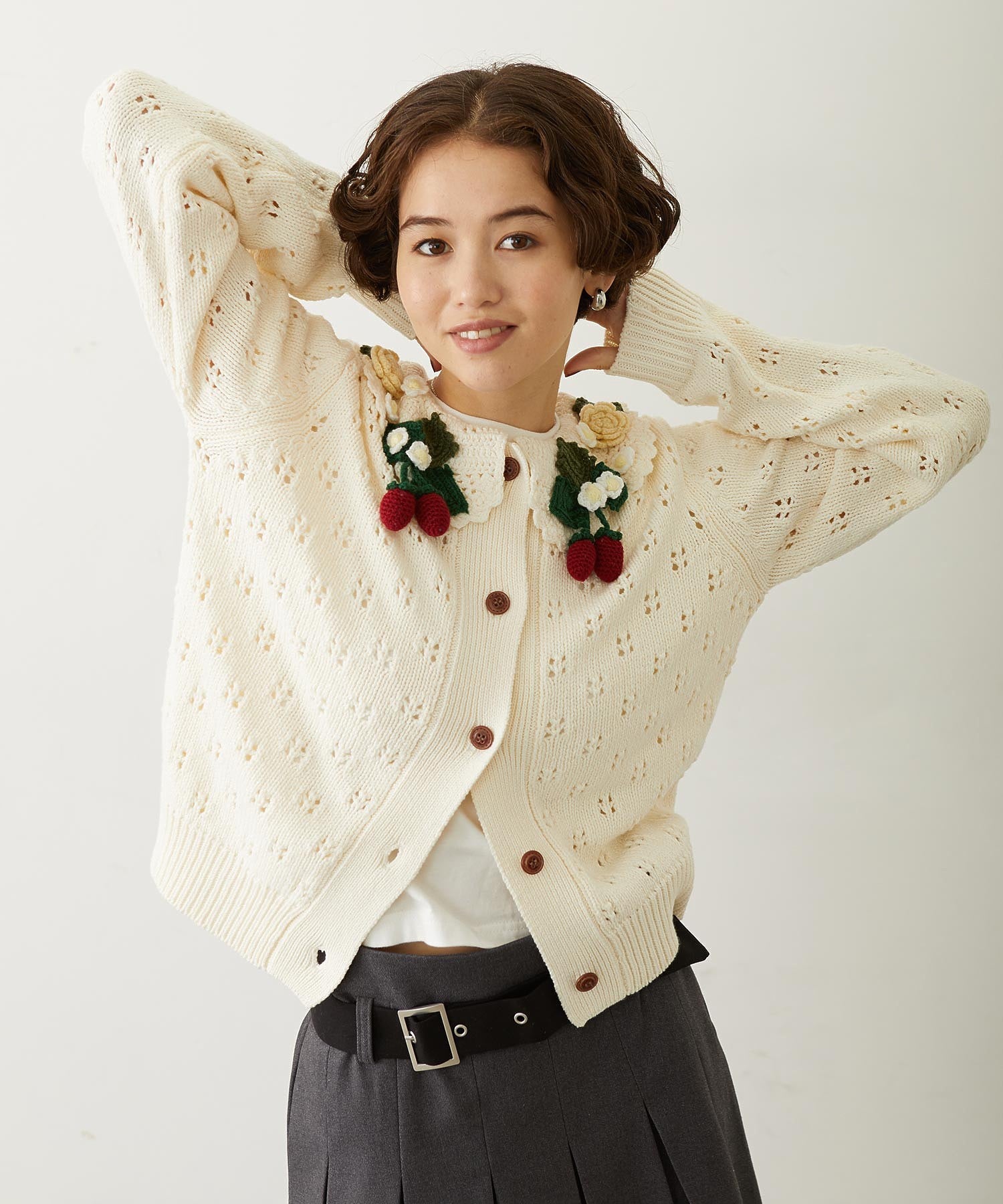 STRAWBERRY FLOWER KNIT CARDIGAN