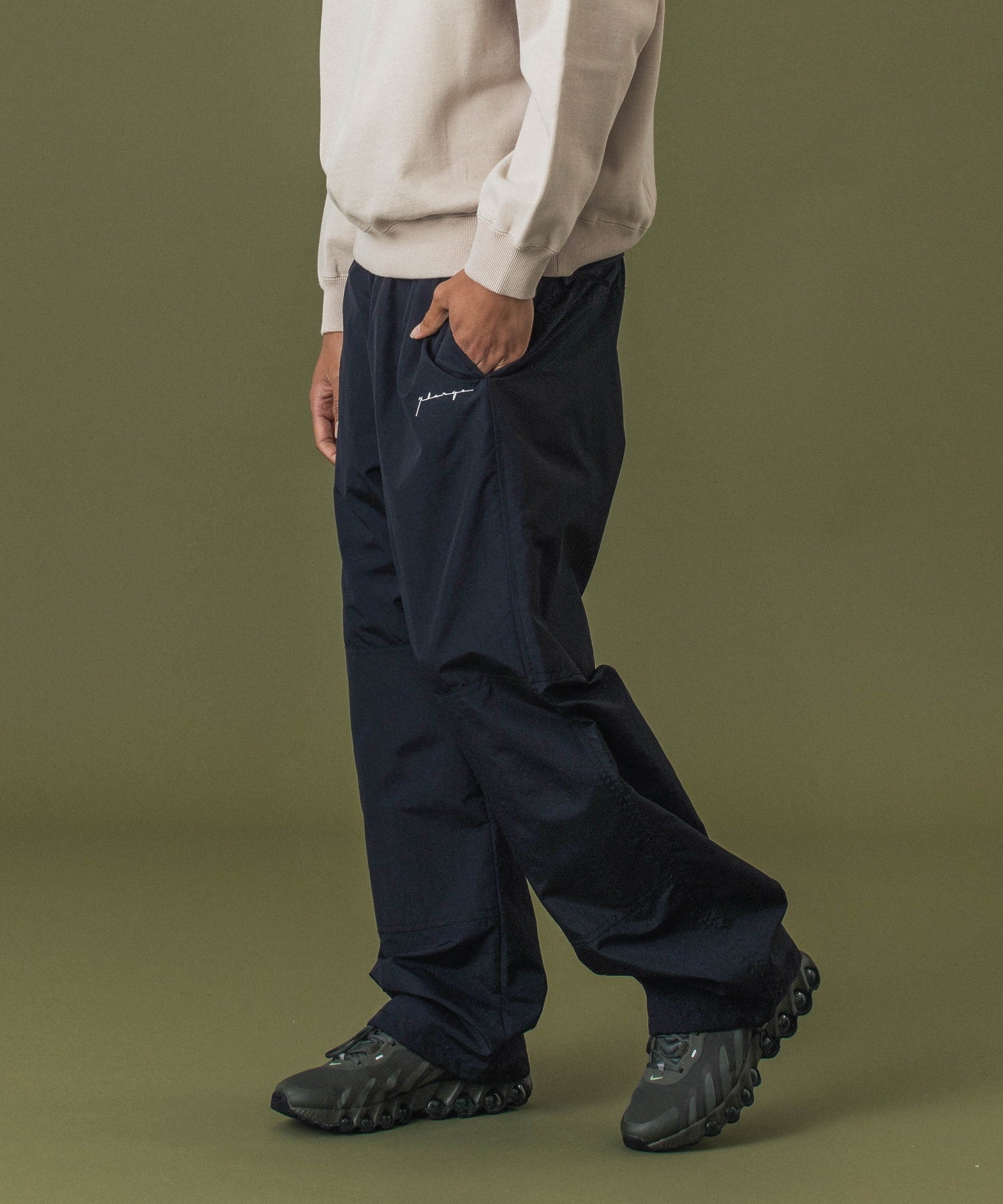 MODEL 身長185cm / 着用サイズ：Lサイズ