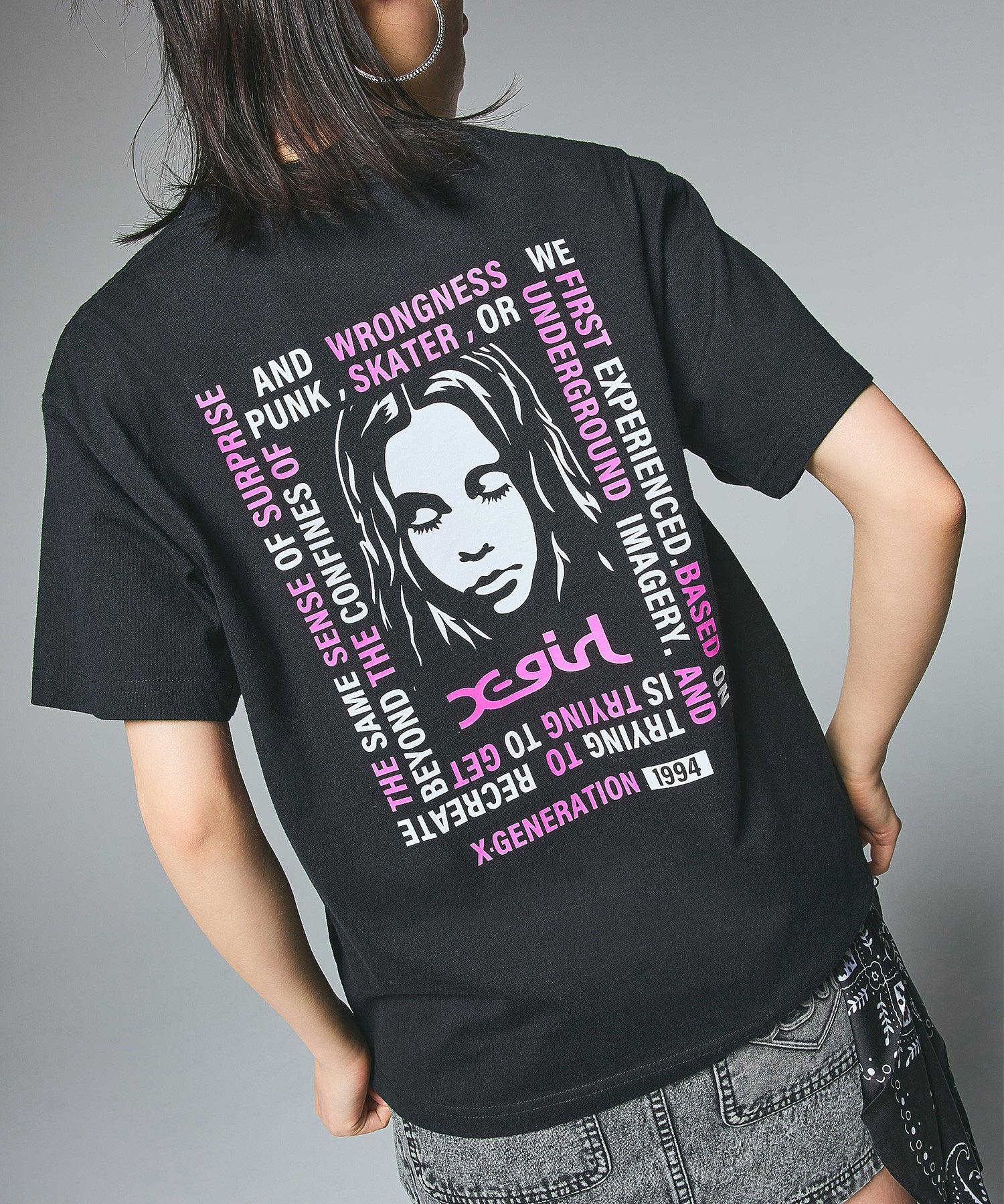 MESSAGE BOX FRAMED FACE S/S TEE