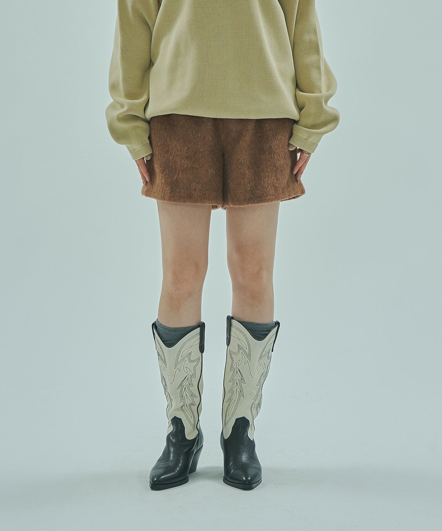 FEATHER TOUCH SHORTS