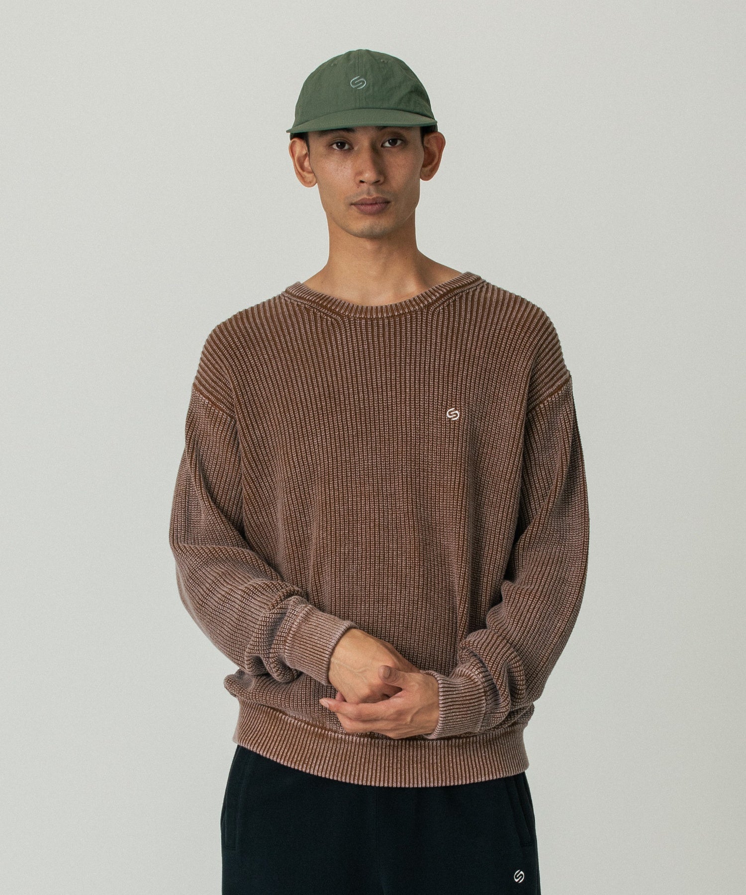 SULFUR DYED CREW NECK KNIT