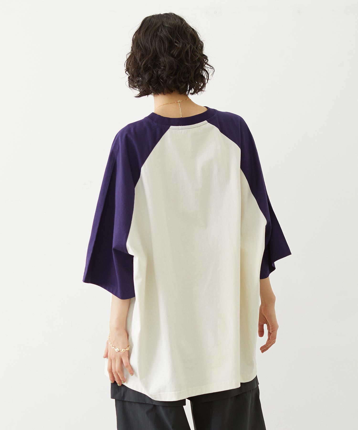 COLLEGE LOGO BIG S/S TOP