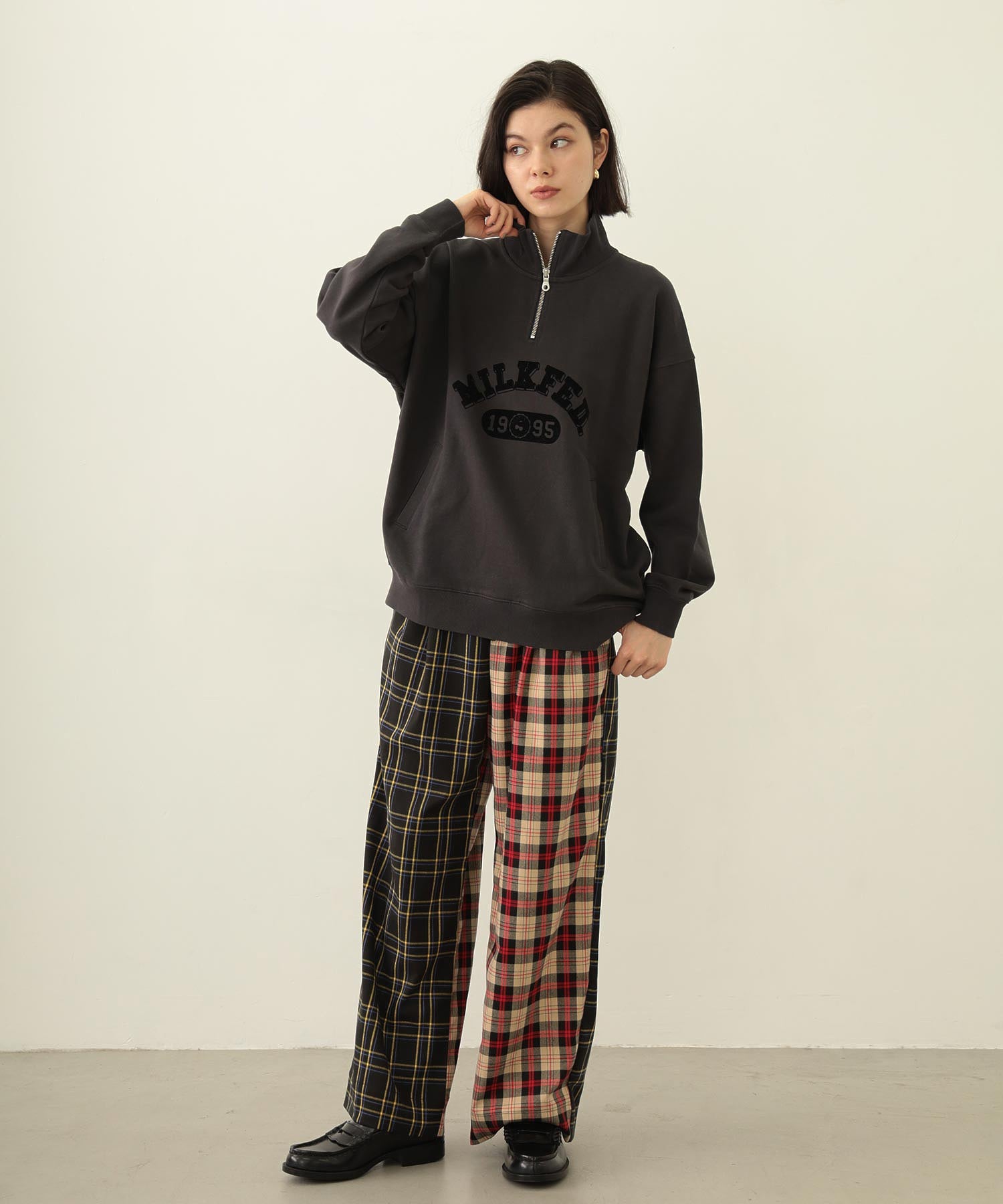 COLLEGE LOGO HALF ZIP TOP