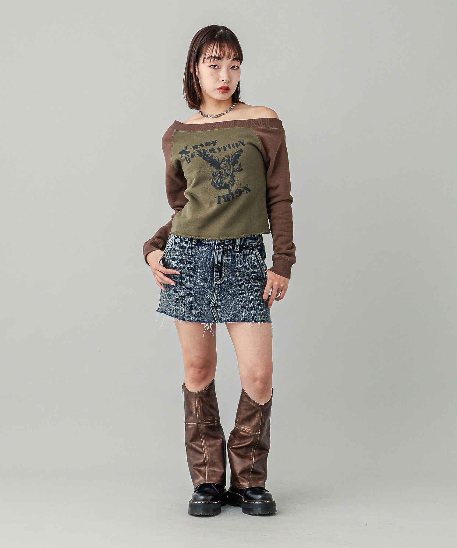 FAUX LEATHER LEG WARMER