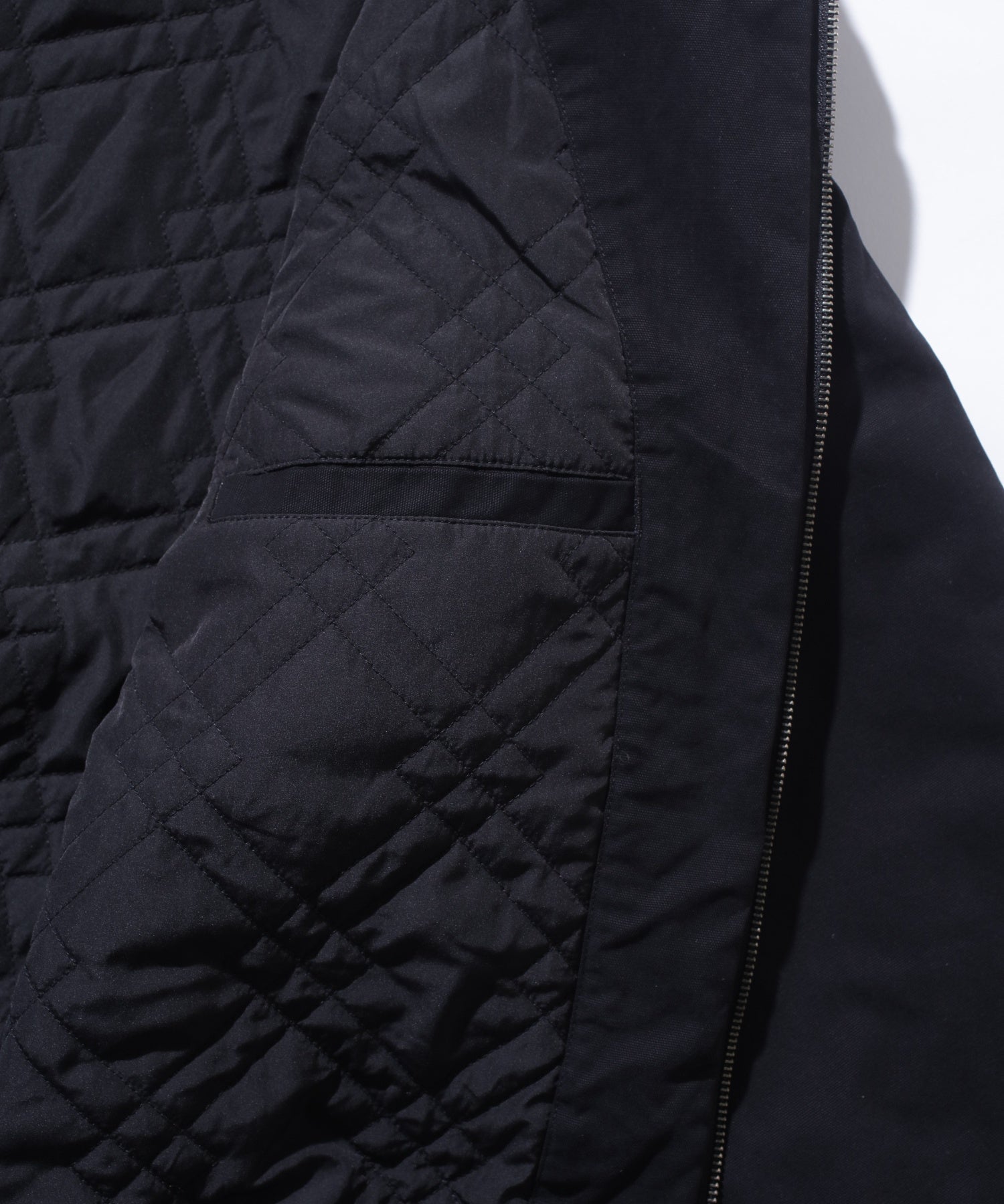 HOODED UTILITY JACKET