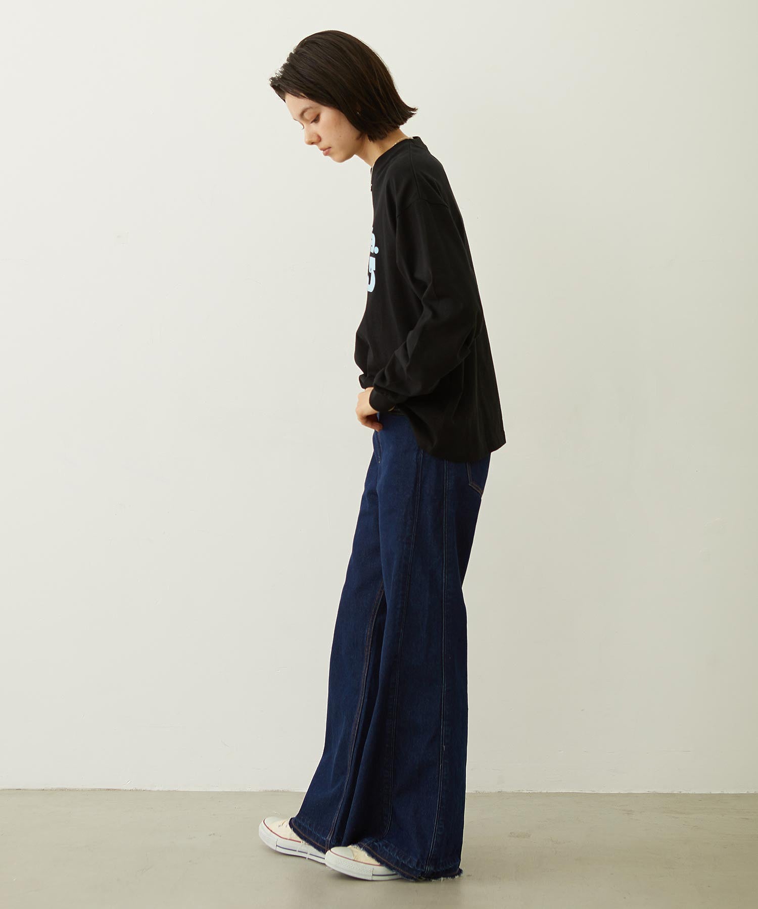 APPLE LOGO FLOCK PRINT L/S TEE