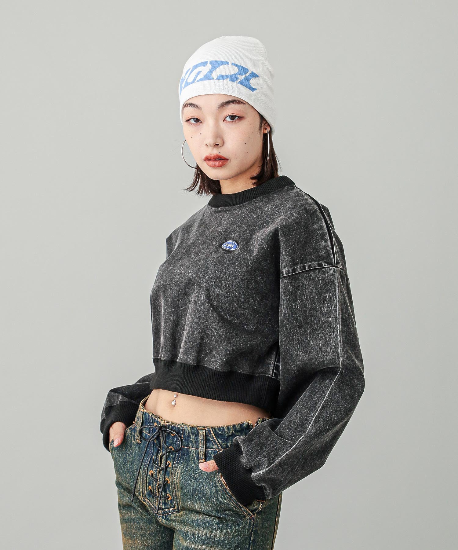 WOVEN CROPPED CREWNECK TOP