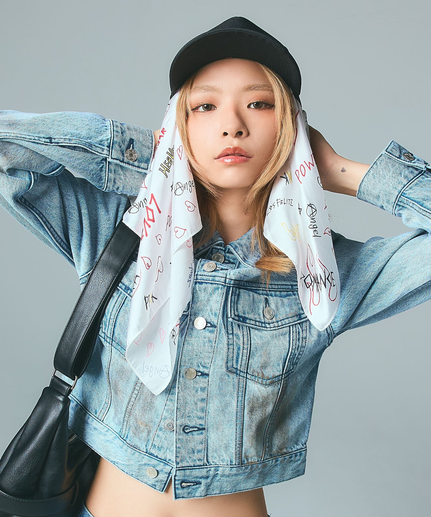 GRAFFITI SCARF