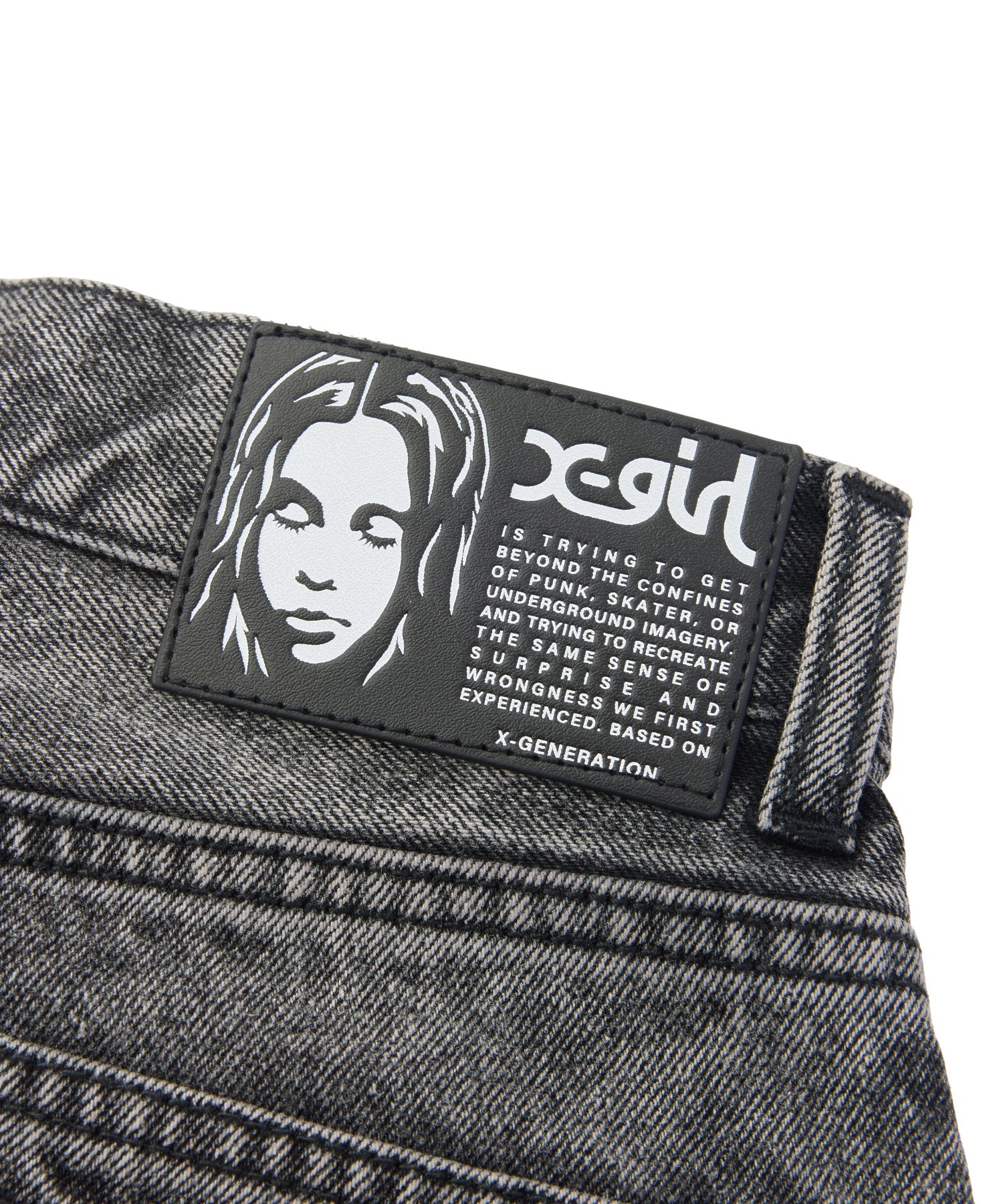 EMBLEM POCKET DISTRESSED DENIM SHORTS