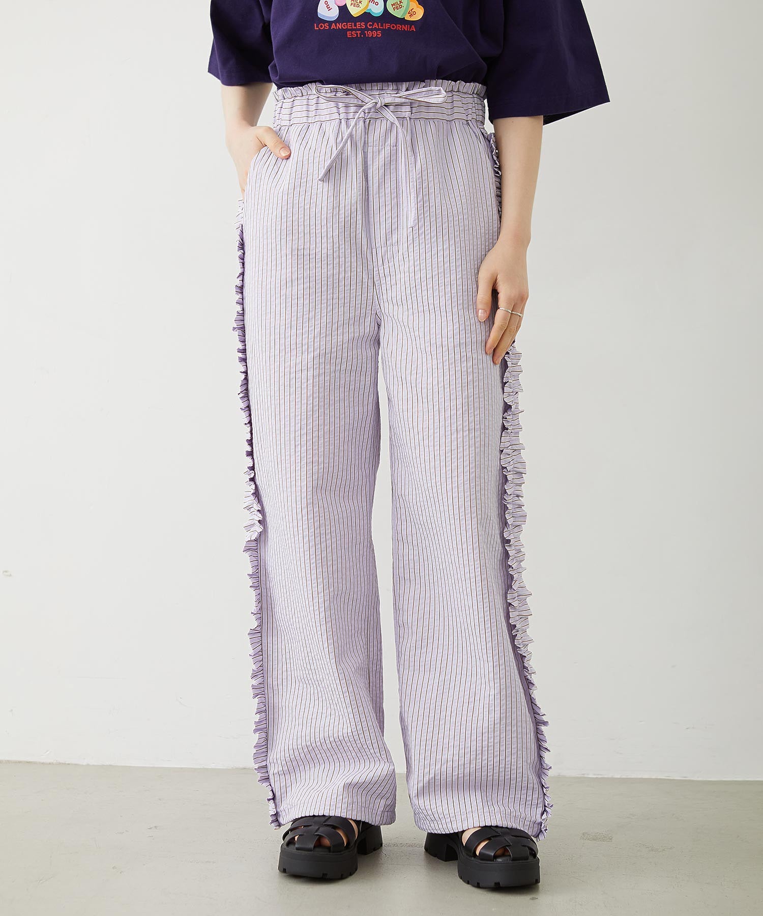 STRIPED RUFFLE PANTS