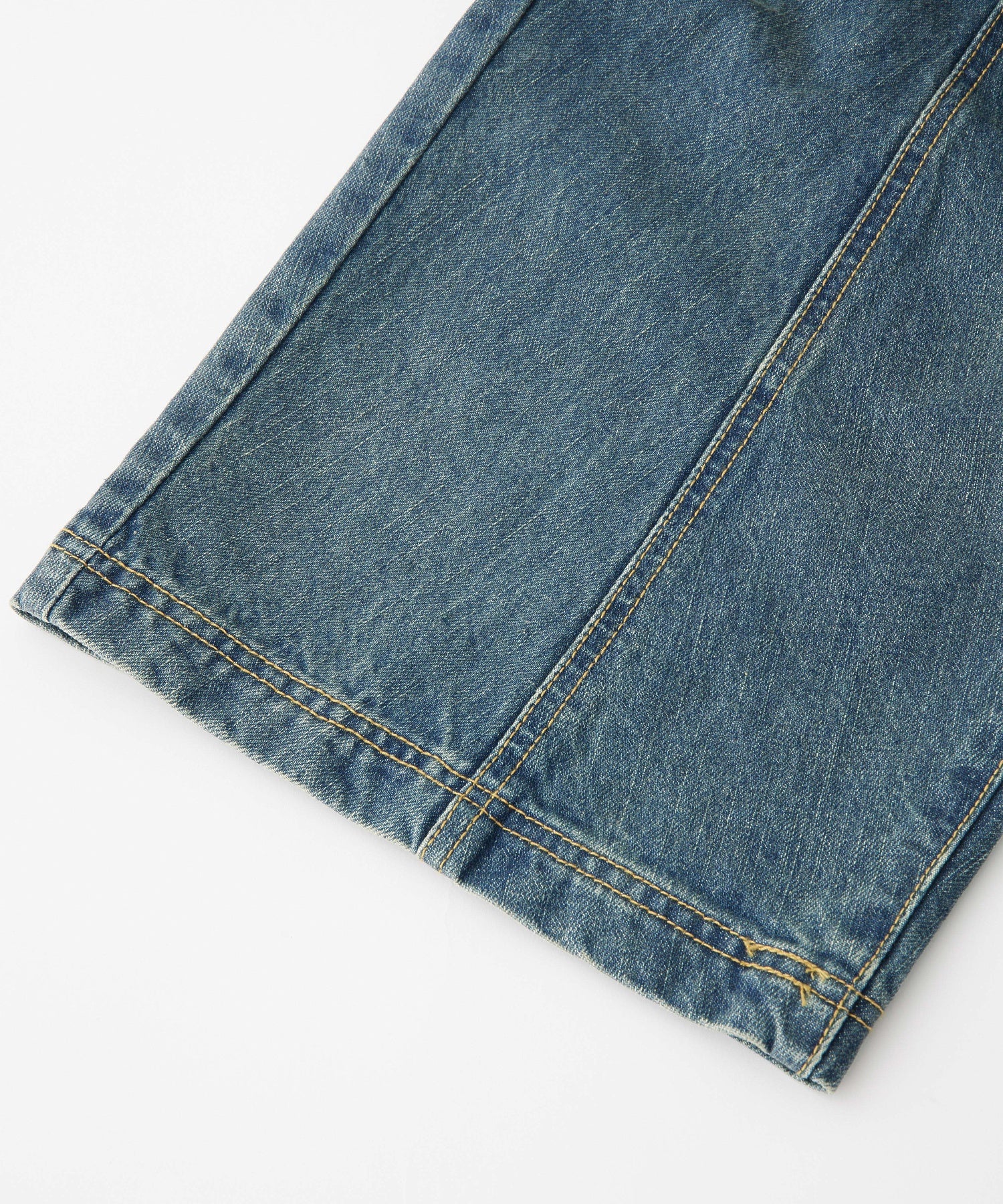 LOW RISE CARGO POCKET DENIM PANTS