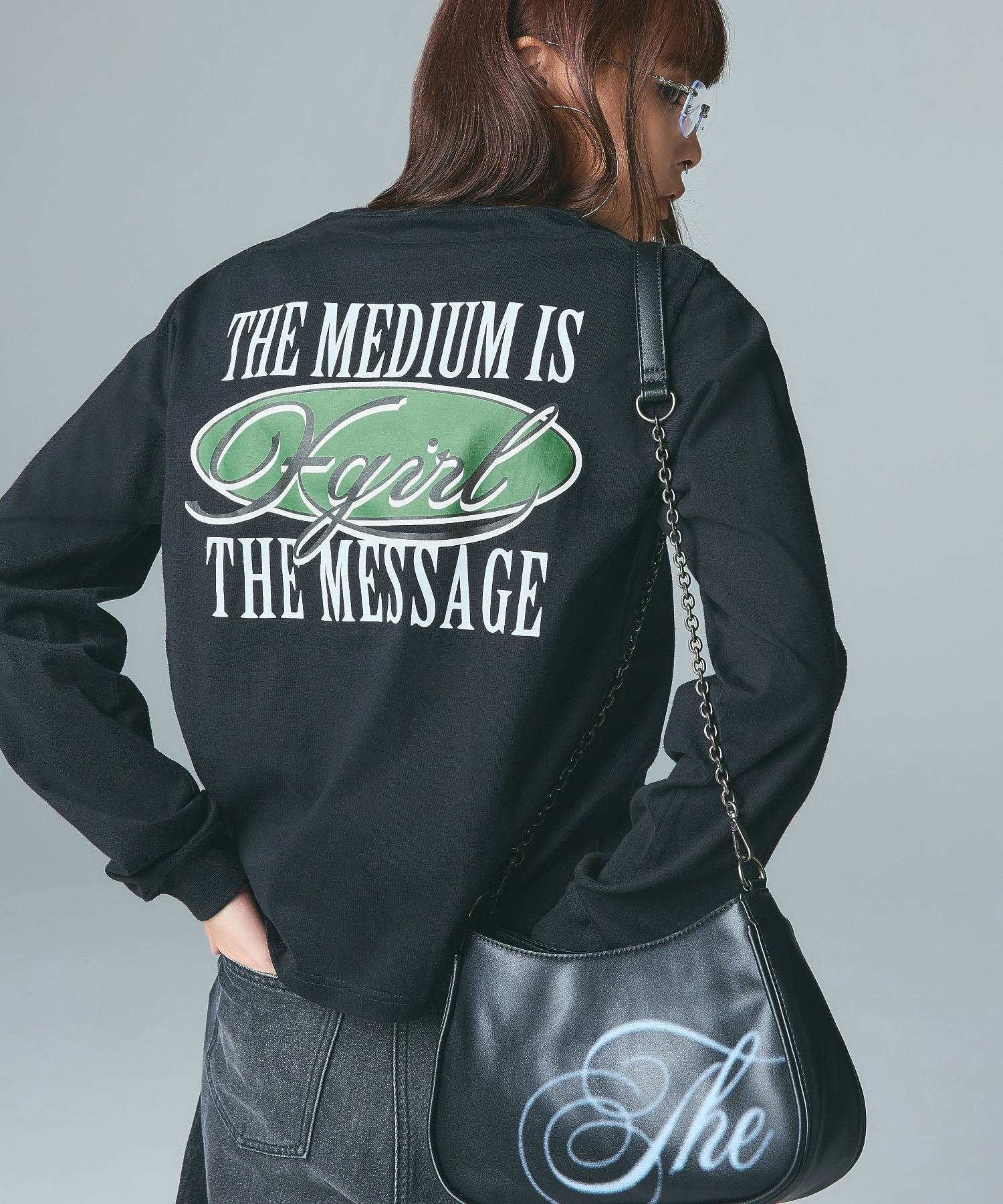 SPRAY SCRIPT LOGO SHOULDER BAG