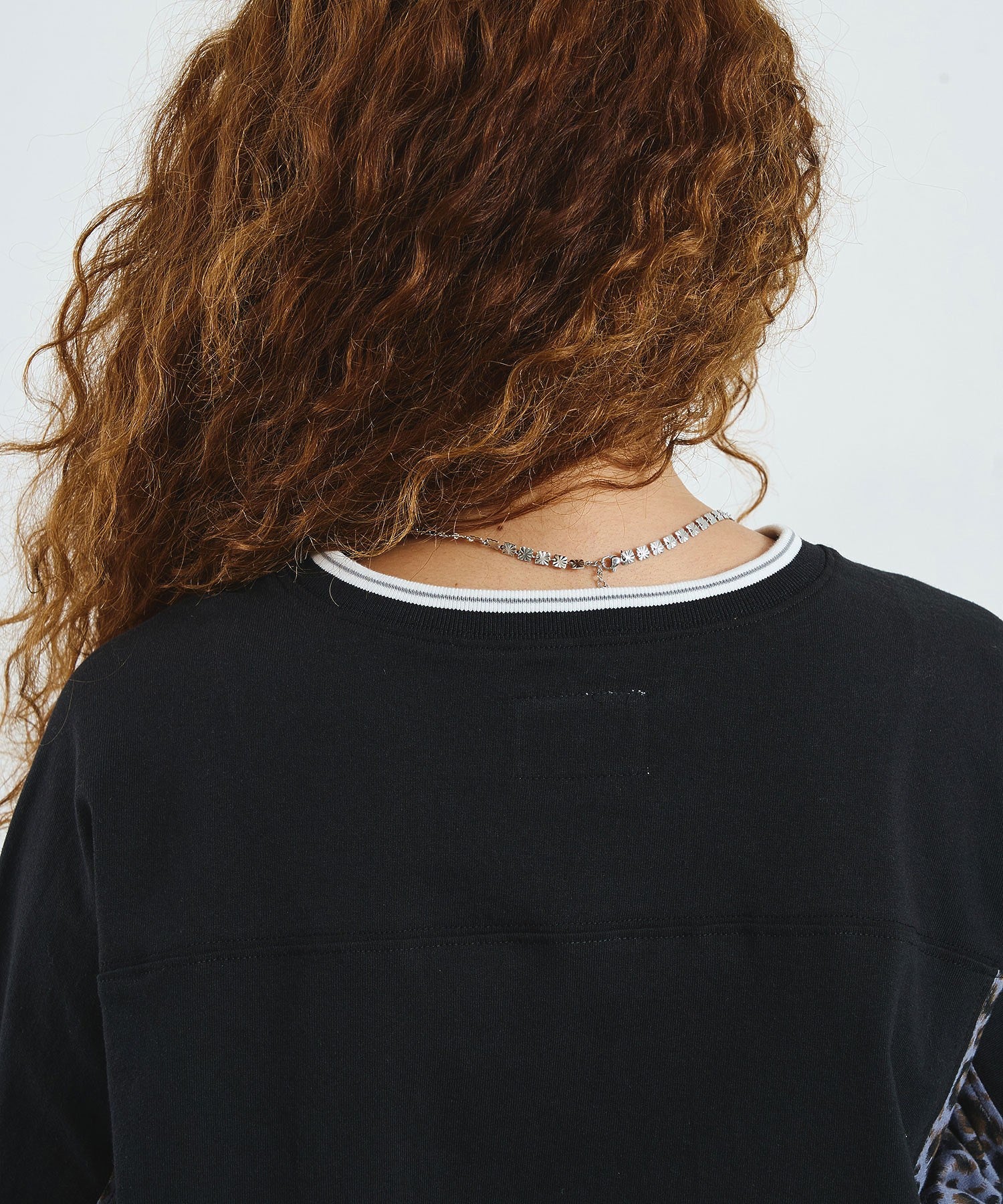 OKIRAKU×ROSEBUD/LEOPARD PANEL FOOTBALL TOP