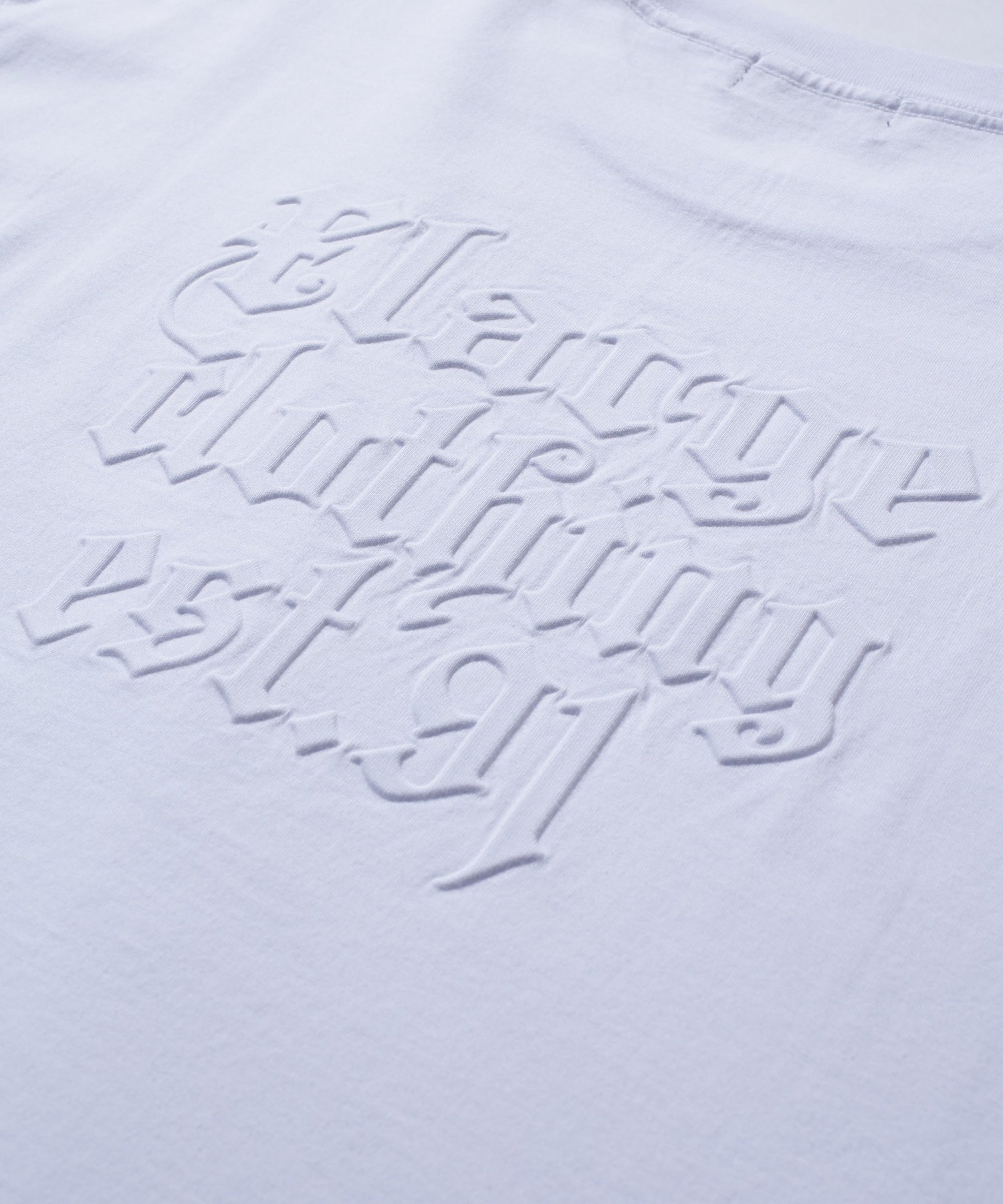 EMBOSSED OLD ENGLISH S/S TEE