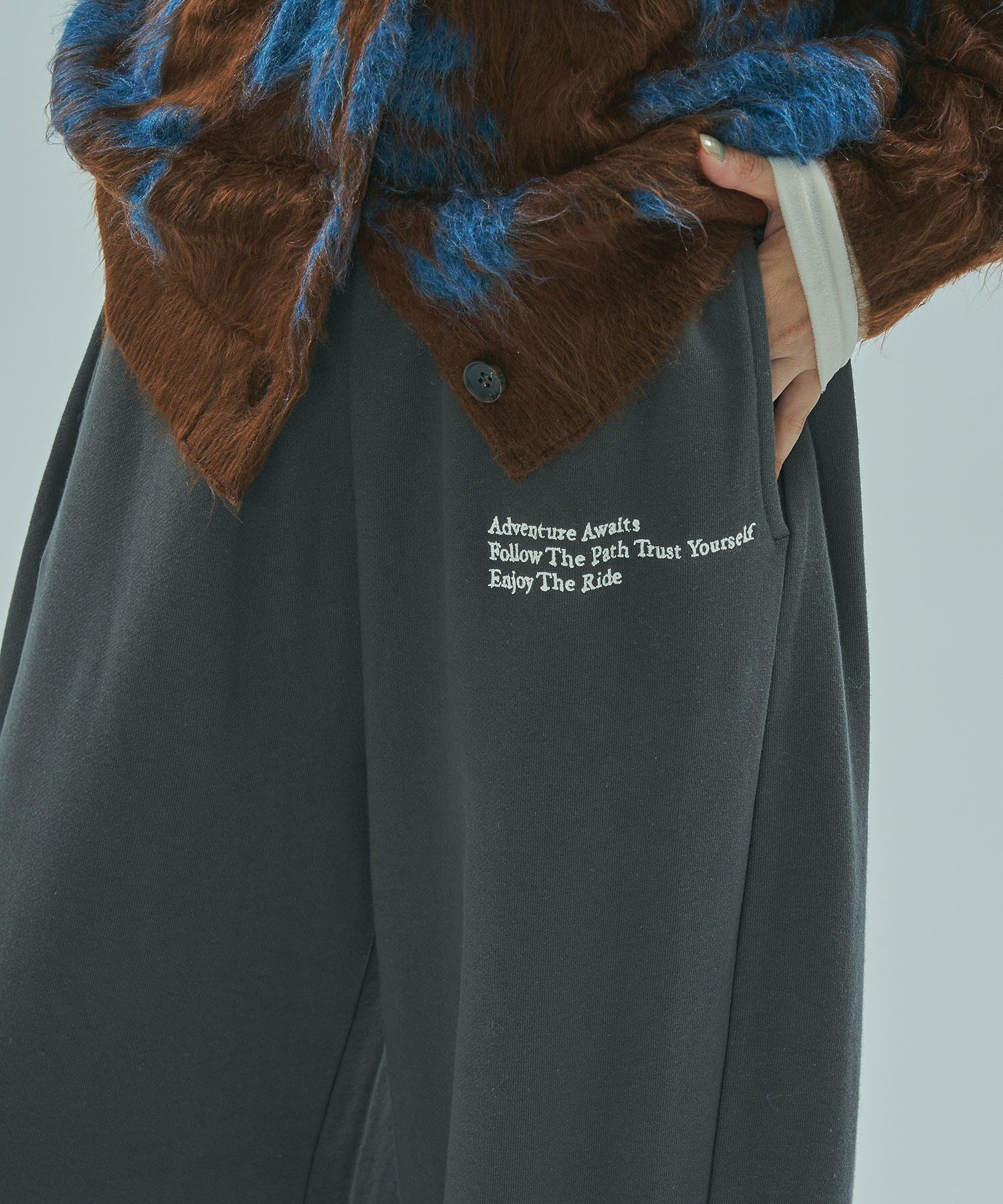 PATCH EMBROIDERY SWEAT PANTS