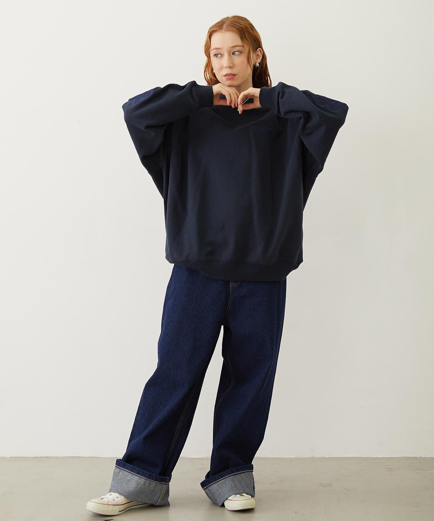 FLOWER ELBOW PATCH SWEAT TOP