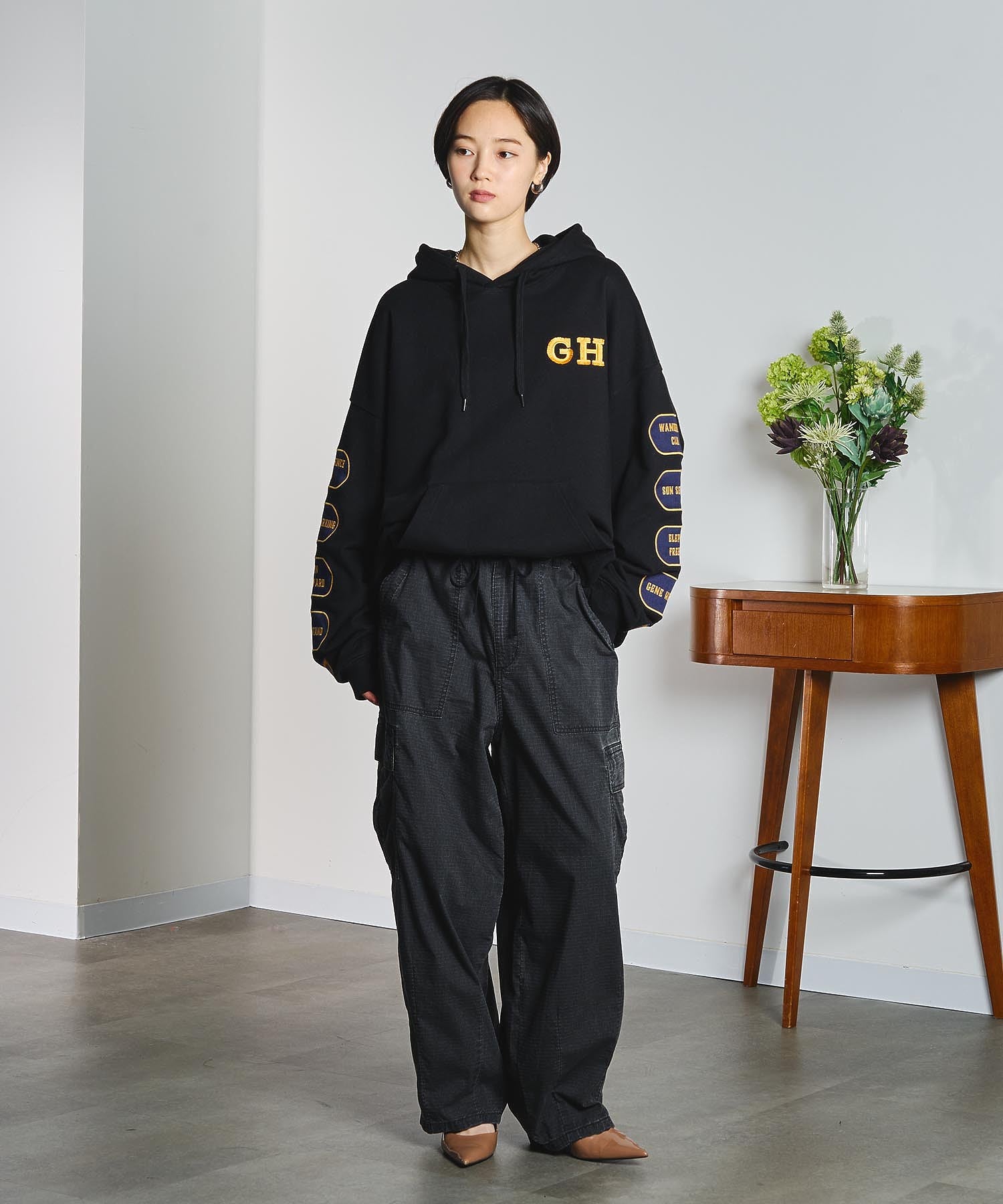 GENE HEAVENS/EMBROIDERY HOODED SWEAT