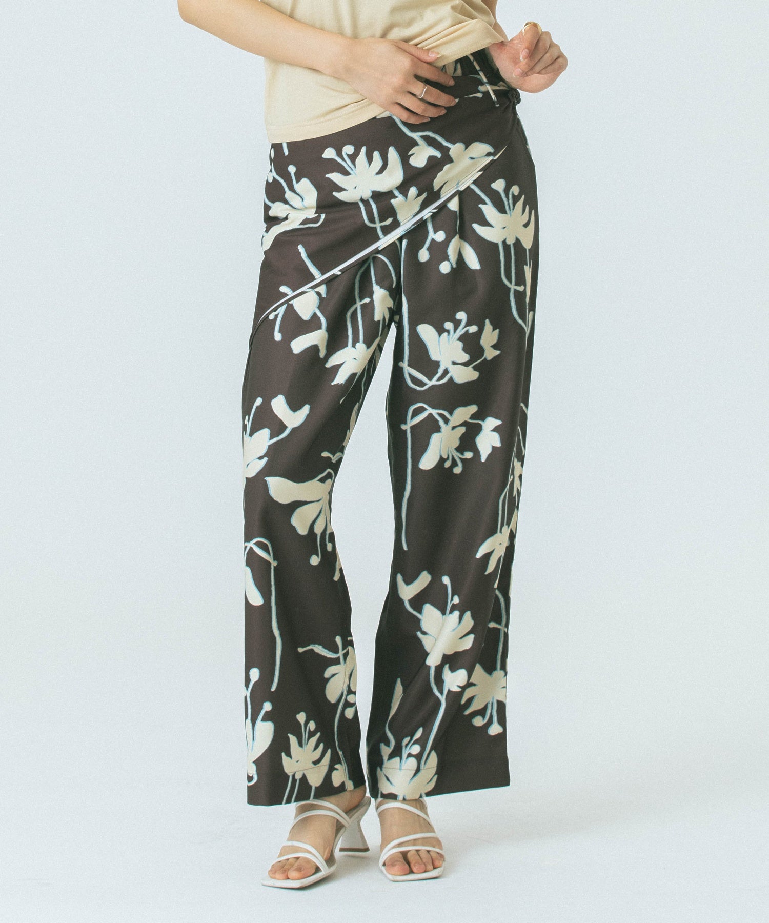 FLOWER PRINT PANTS