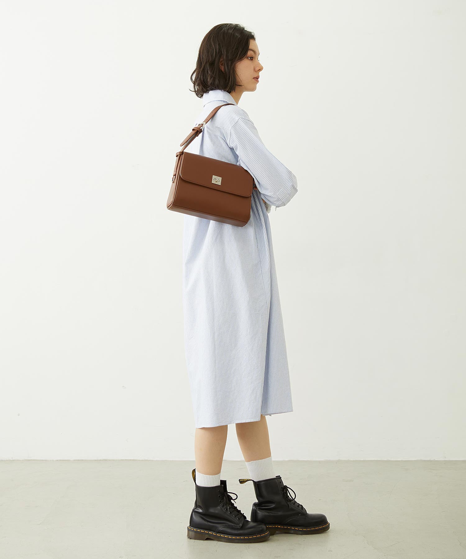 TRAPEZOID SHOULDER BAG