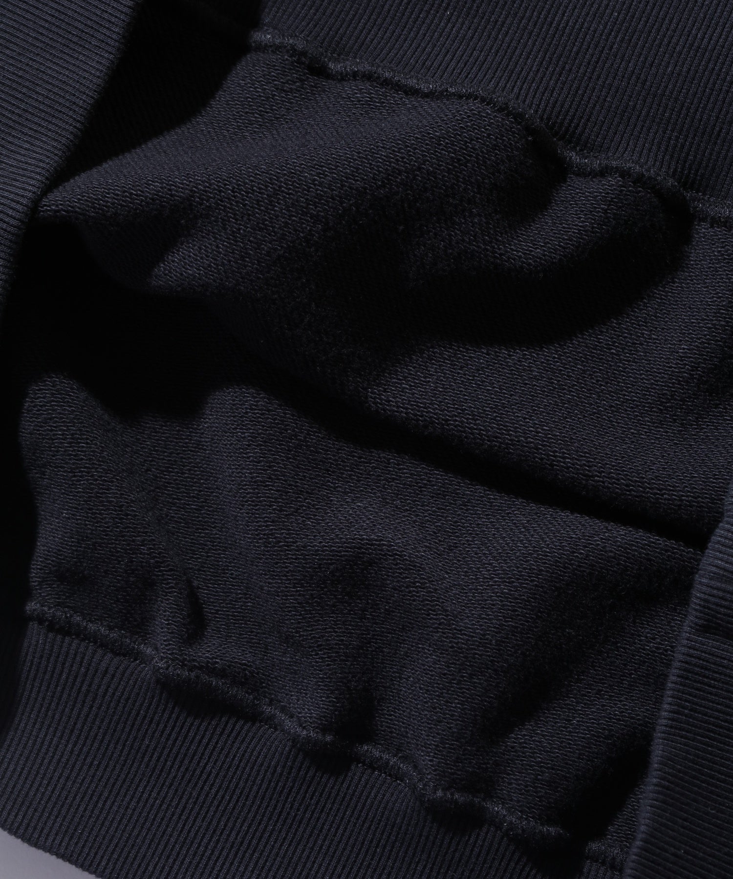 VARSITY CREWNECK SWEATSHIRT