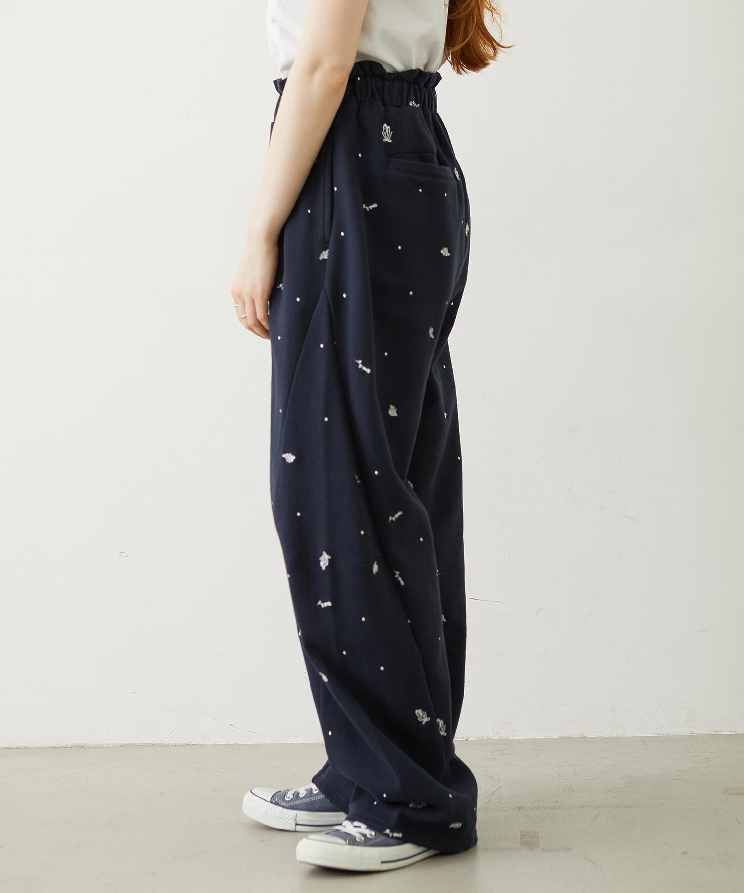EMBROIDERED ROSE SWEAT WIDE PANTS