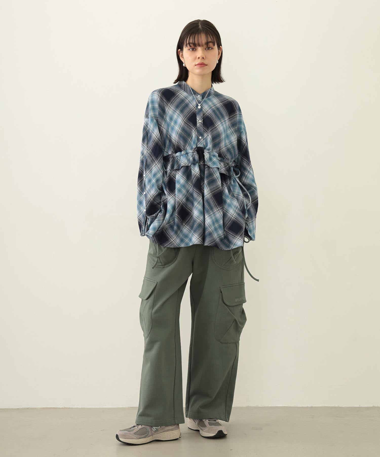 GATHERED POCKET SWEAT CARGO PANTS