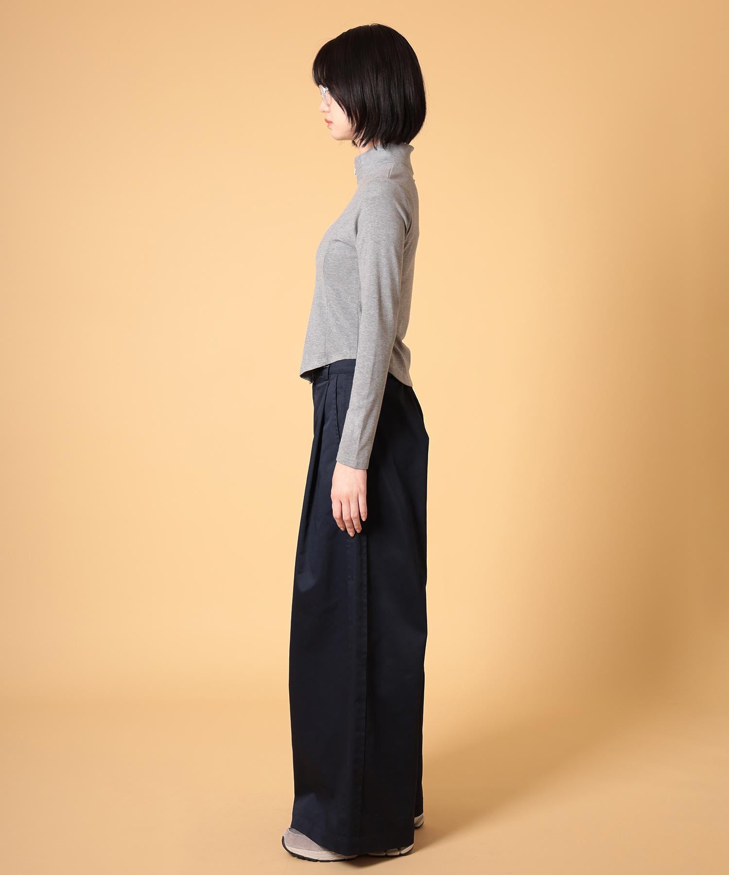 チノスーパーワイドパンツ