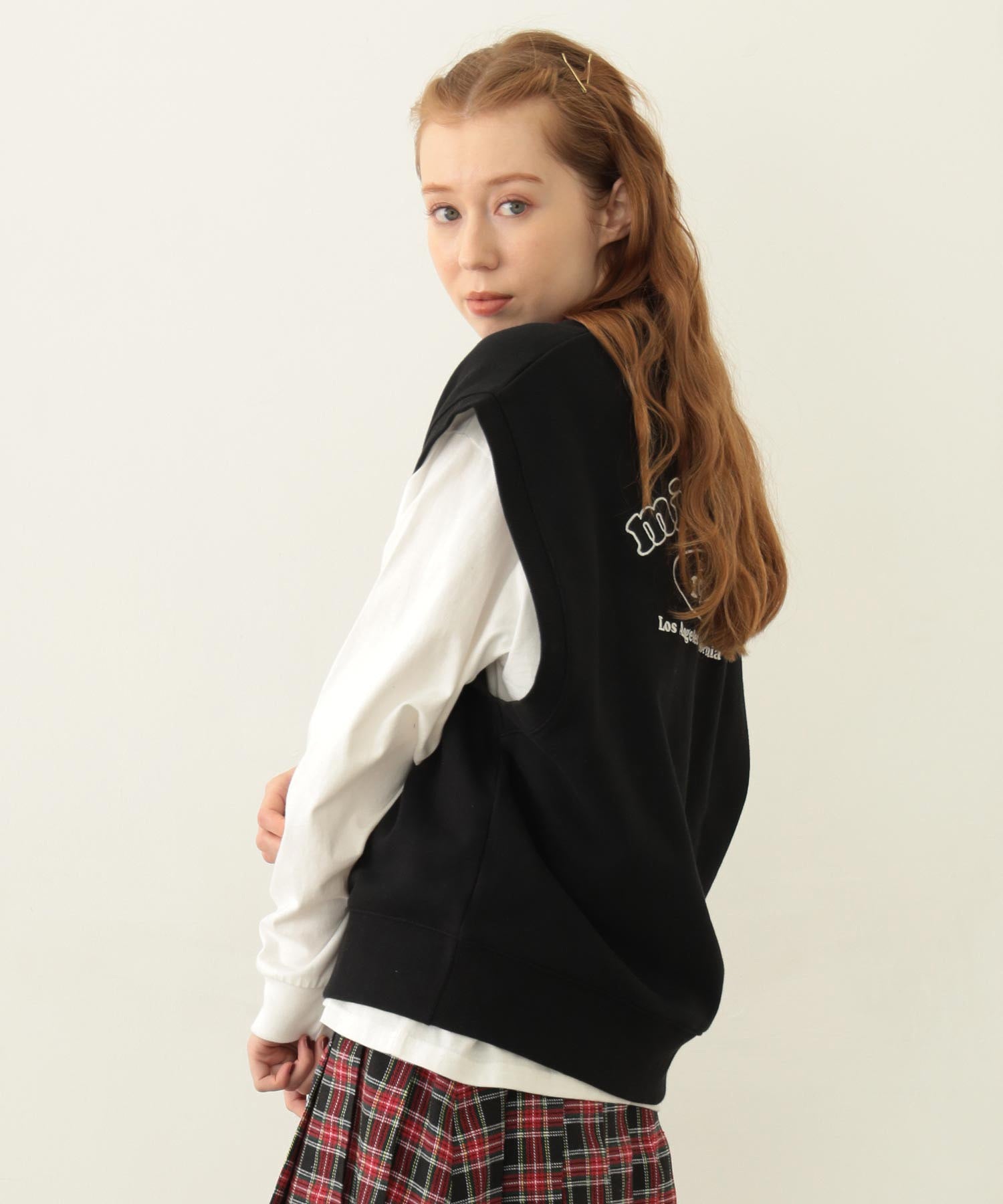 V-NECK SWEAT VEST