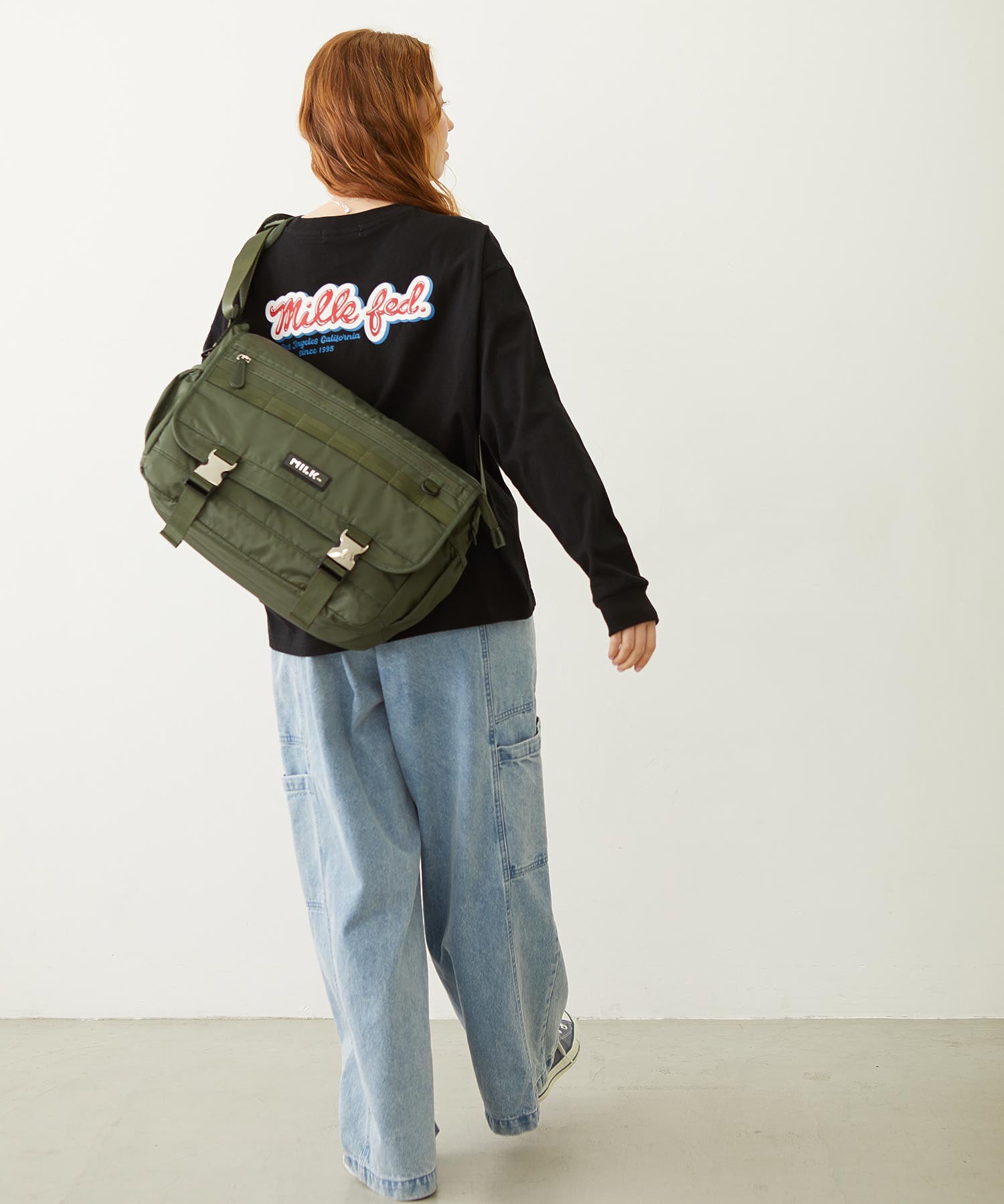 LOGO PLATE MESSENGER BAG MILKFED.