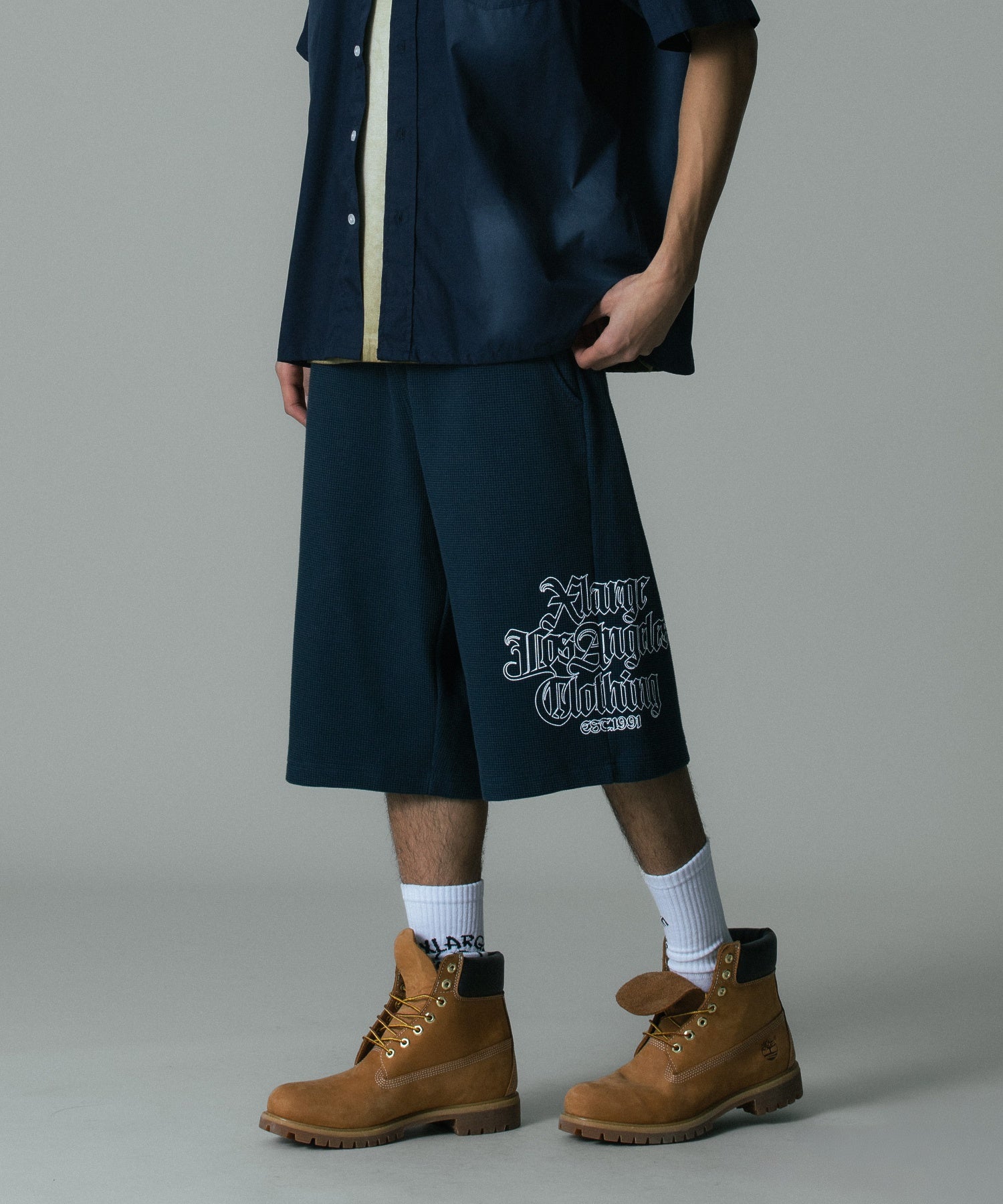 MODEL 身長183cm / 着用サイズ：Lサイズ