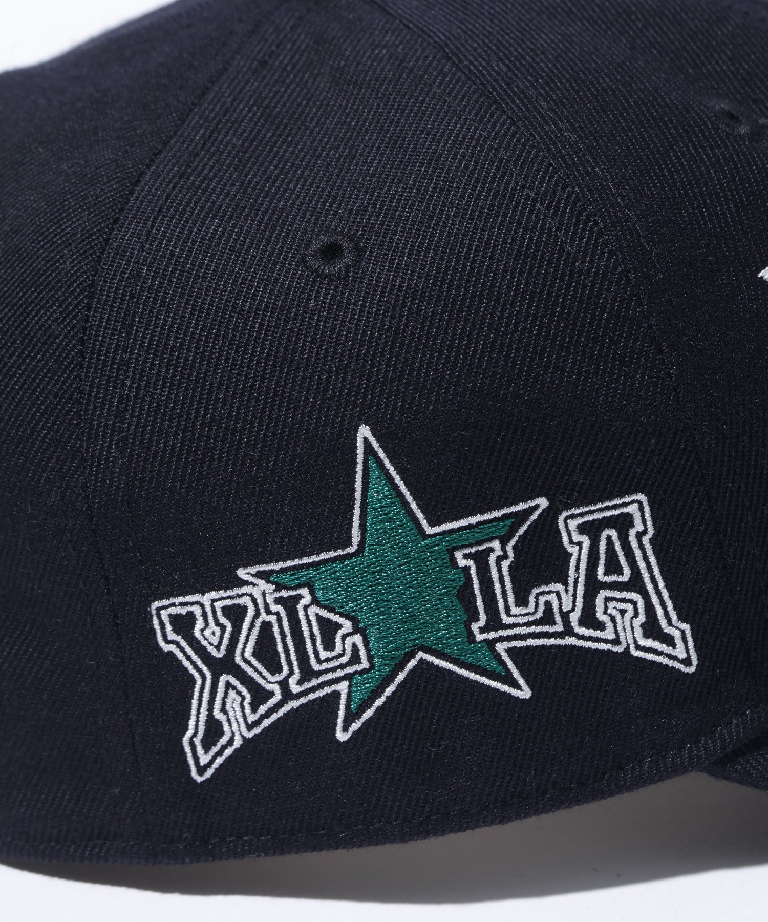 CLASSIC SNAPBACK CAP