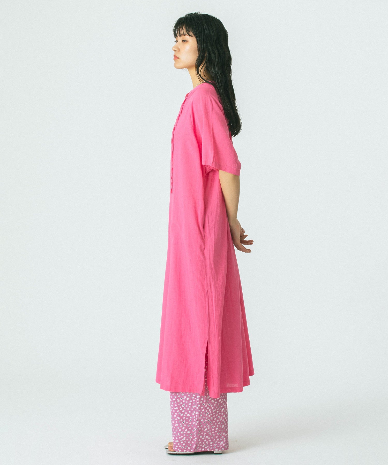 SLIT NECK S/S DRESS