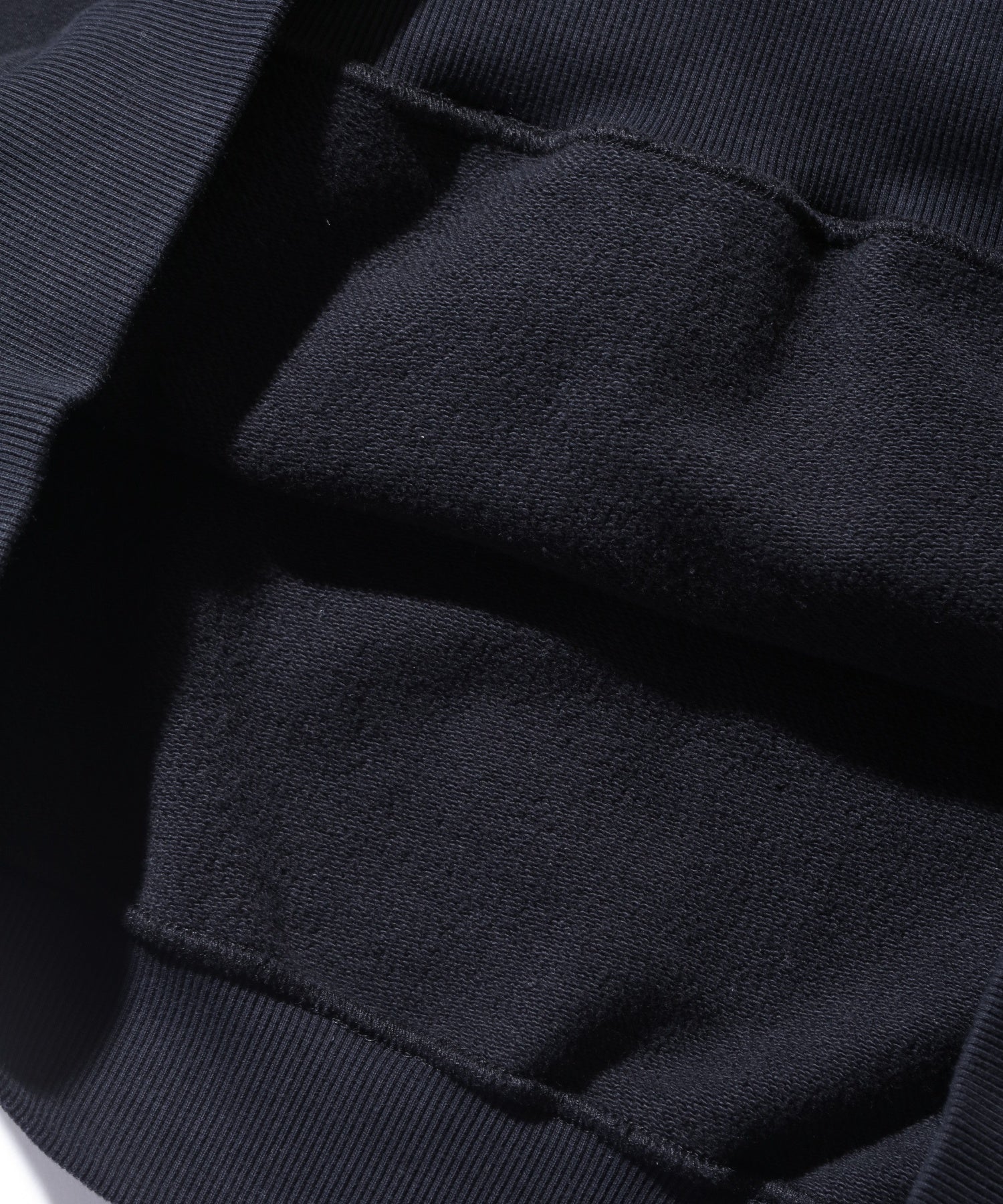 TAGGING PULLOVER HOODED SWEAT