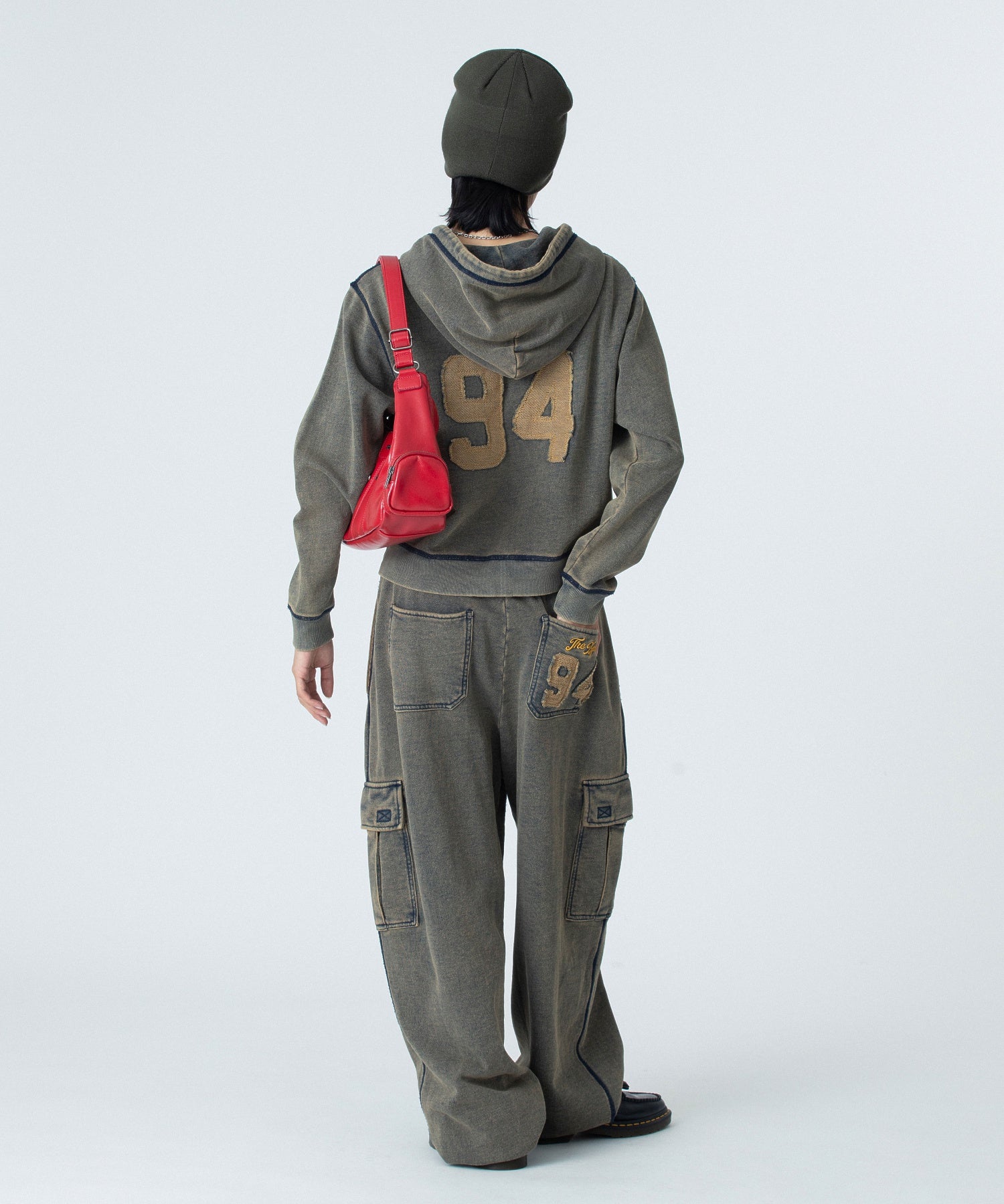 OVERDYED NUMBER PATCH CARGO SWEATPANTS