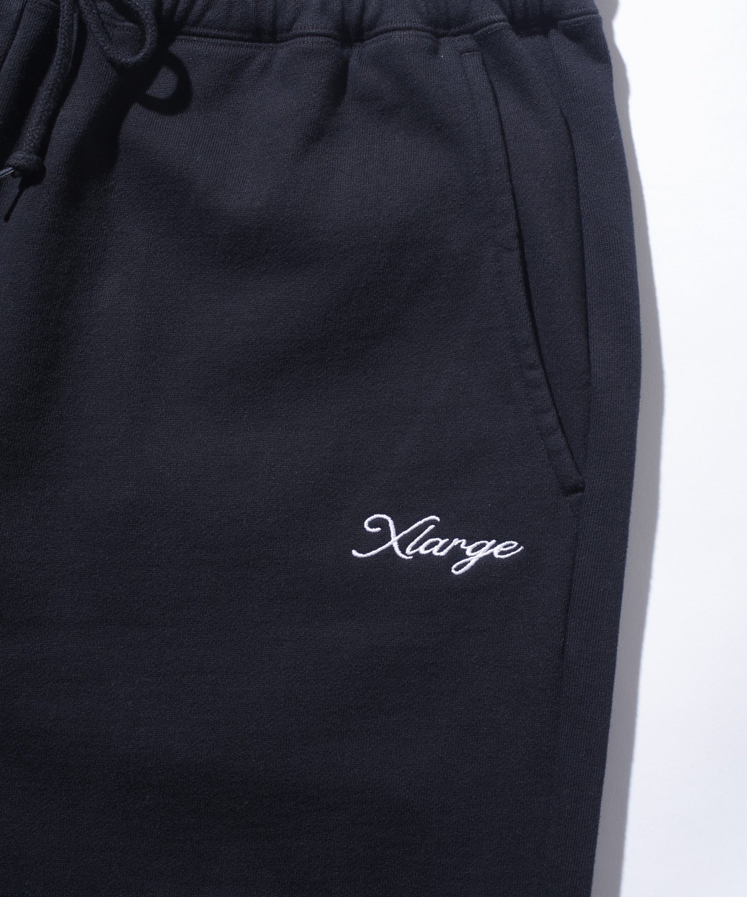 【一部WEB限定】CURSIVE WIDE SWEAT PANTS